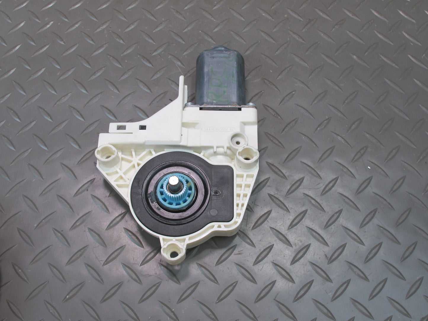 2011-2018 Porsche Cayenne 958 Front Right Pass Side Window Regulator Motor