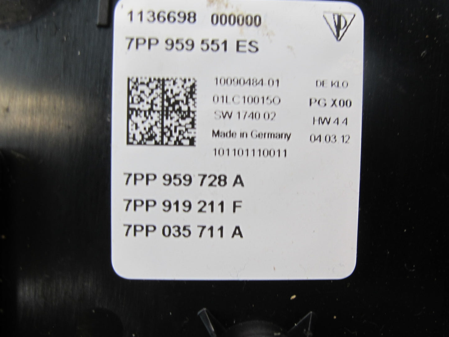 2011-2014 Porsche Cayenne 958 Center Console Upper Overhead Dome Light Lamp