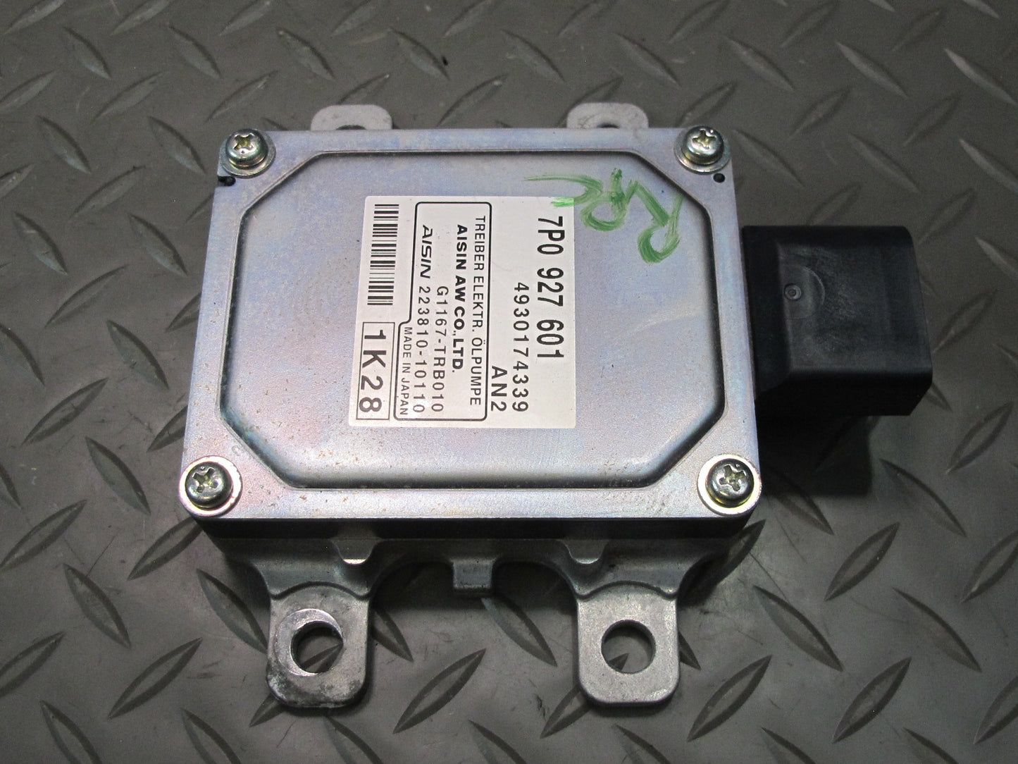 2011-2014 Porsche Cayenne 958 Oil Pump Control Module Unit 7P0927601