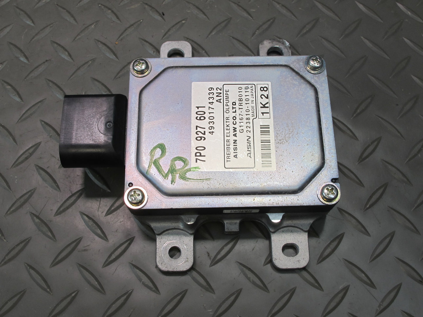 2011-2014 Porsche Cayenne 958 Oil Pump Control Module Unit 7P0927601