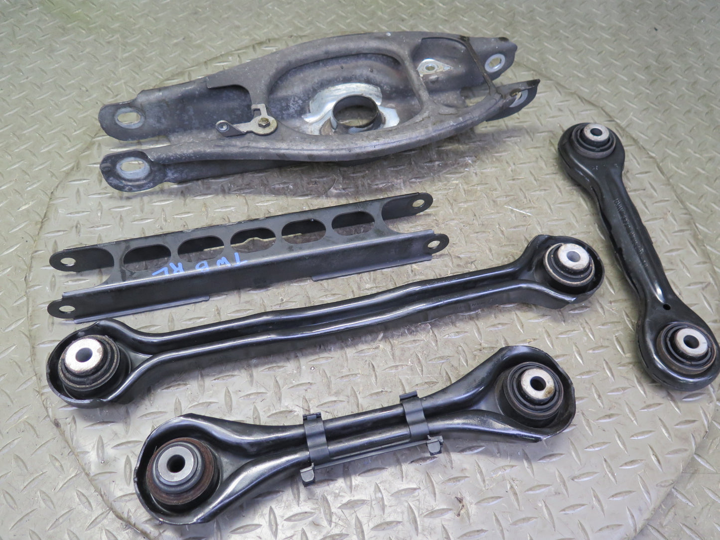 07-13 BMW E92 E93 330i Set of 5 Rear Left Suspension Control Arm OEM
