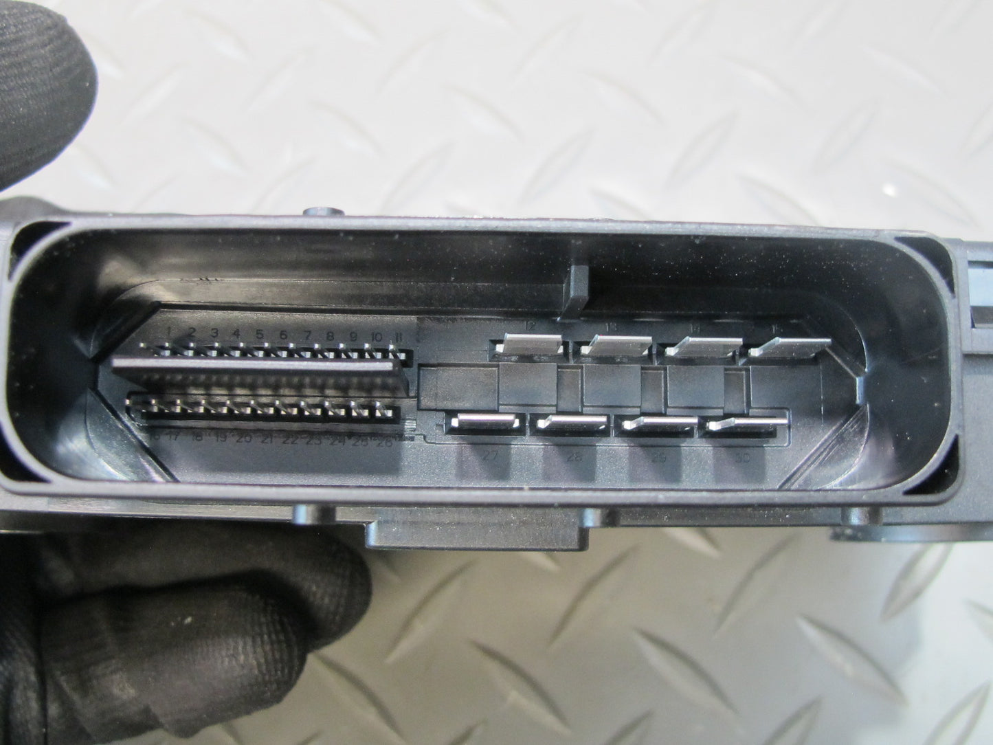 2011-2014 Porsche Cayenne 958 Electric Parking Brake Computer Control Module