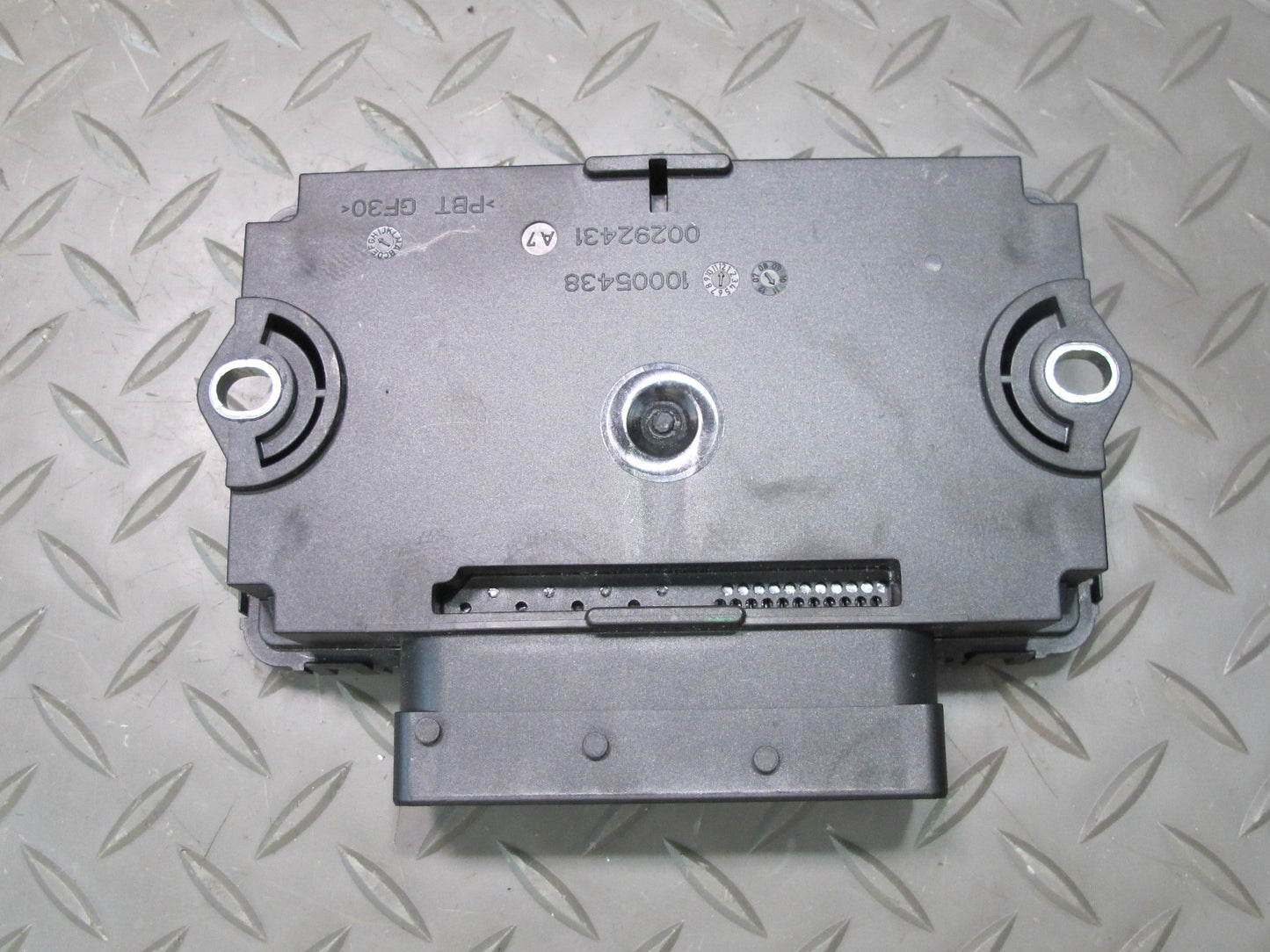 2011-2014 Porsche Cayenne 958 Electric Parking Brake Computer Control Module