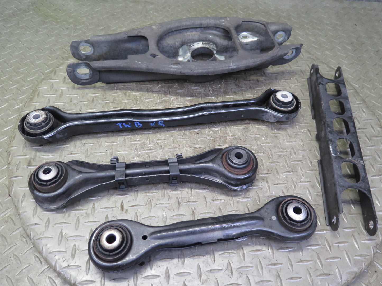 07-13 BMW E92 E93 330i Set of 5 Rear Right Suspension Control Arm OEM