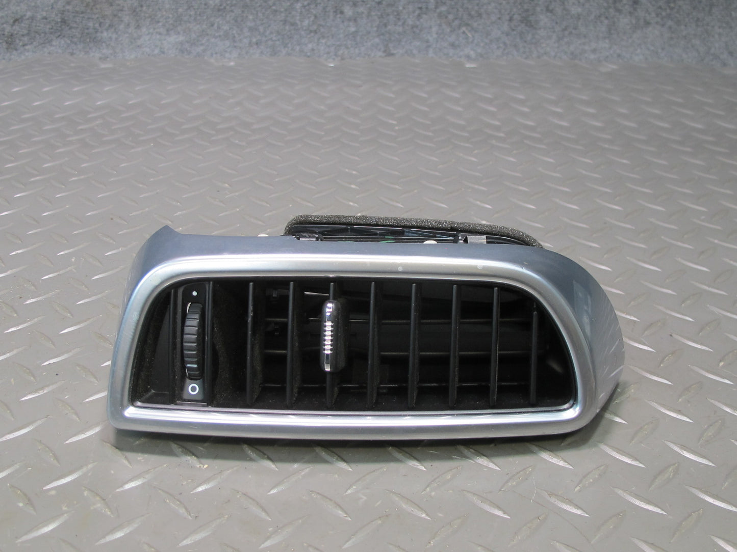 2011-2018 Porsche Cayenne 958 Dash Front Left A/C Air Vent Grille 7P5819727A