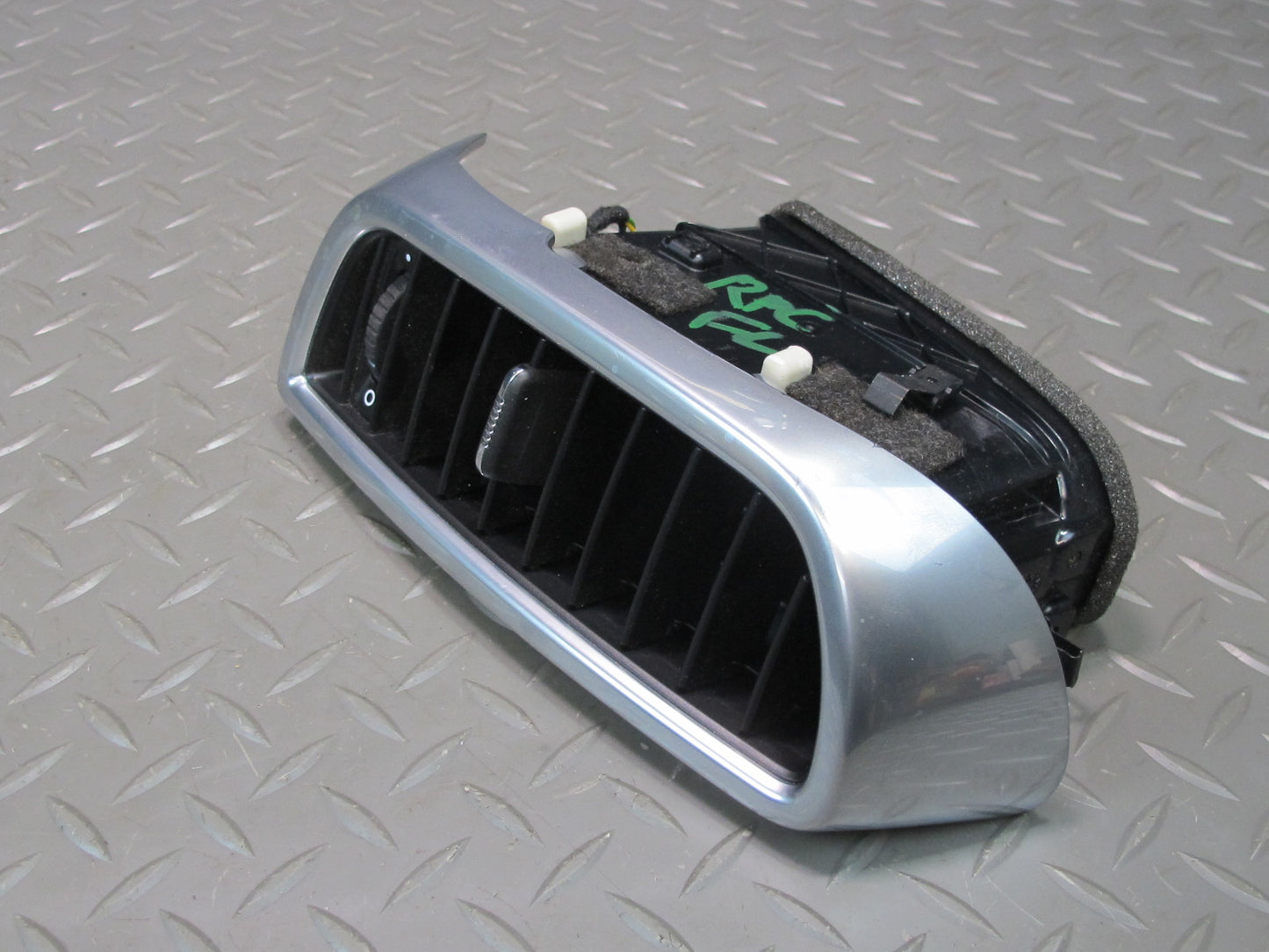 2011-2018 Porsche Cayenne 958 Dash Front Left A/C Air Vent Grille 7P5819727A