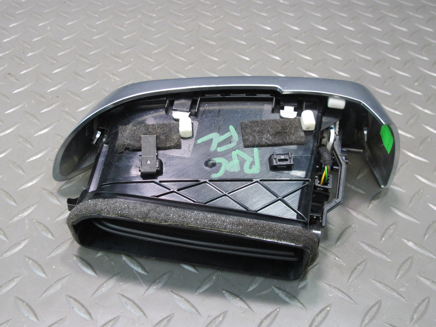 2011-2018 Porsche Cayenne 958 Dash Front Left A/C Air Vent Grille 7P5819727A