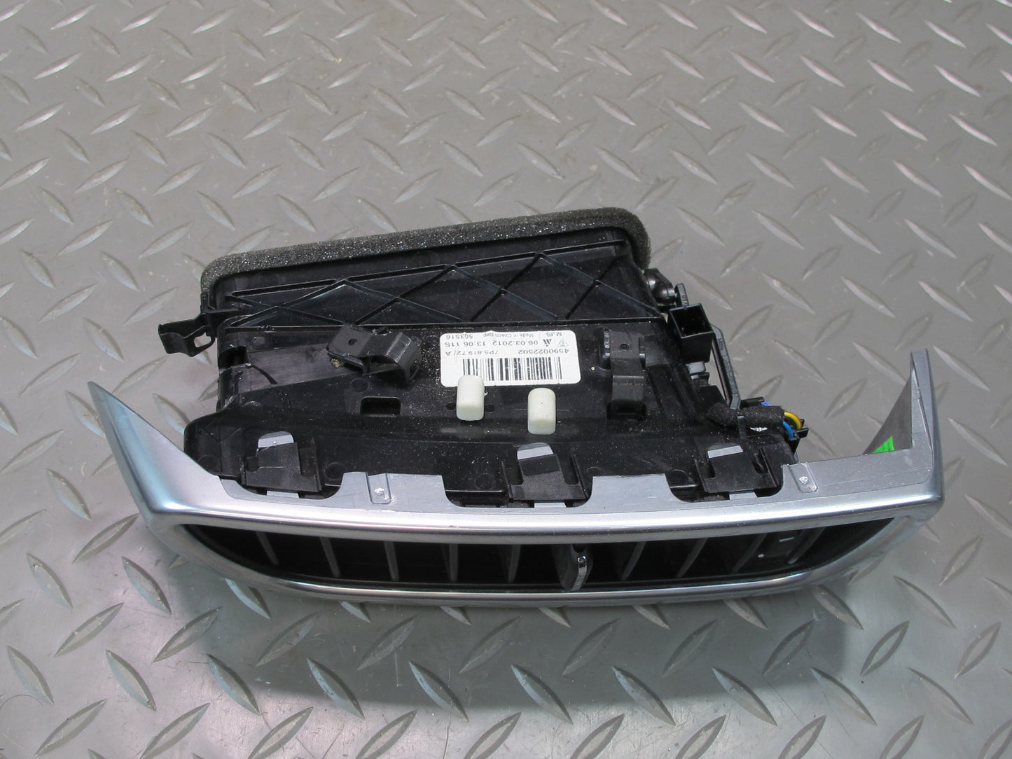 2011-2018 Porsche Cayenne 958 Dash Front Left A/C Air Vent Grille 7P5819727A