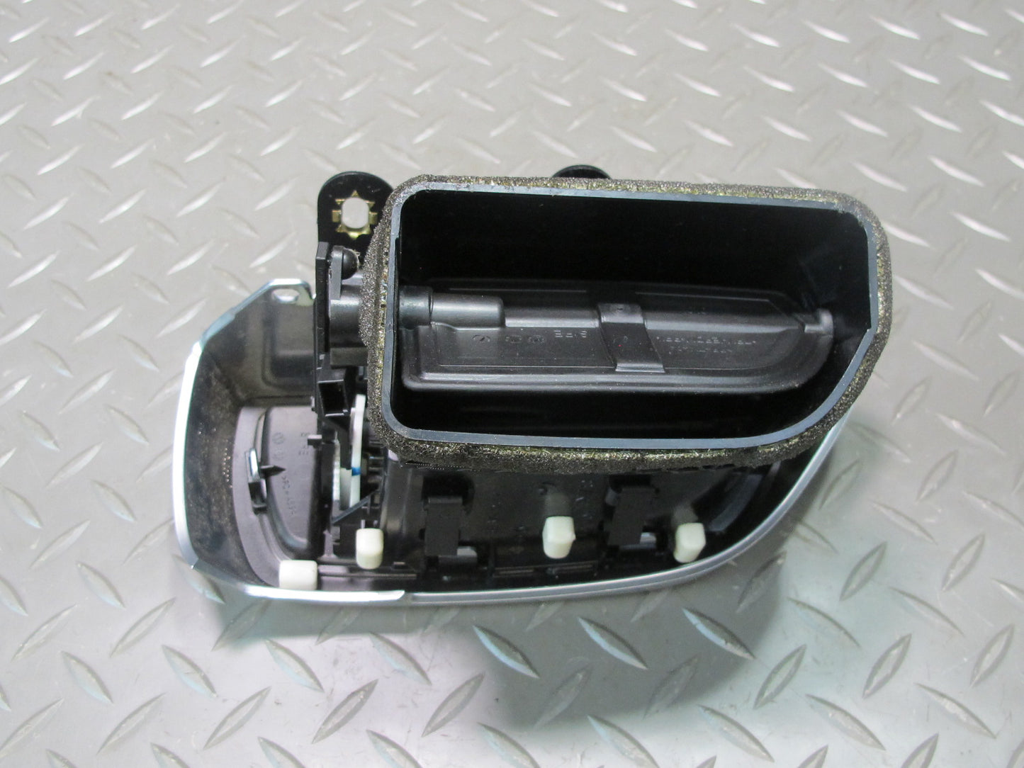 2011-2018 Porsche Cayenne 958 Dash Front Right A/C Air Vent Grille 7P5819704A