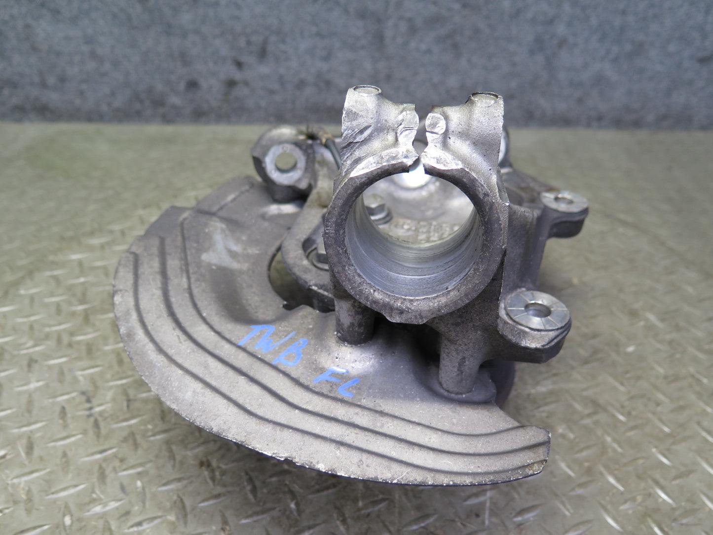 07-13 BMW E90 E92 E93 335i RWD Front Left Spindle Knuckle Wheel Hub Bearing OEM