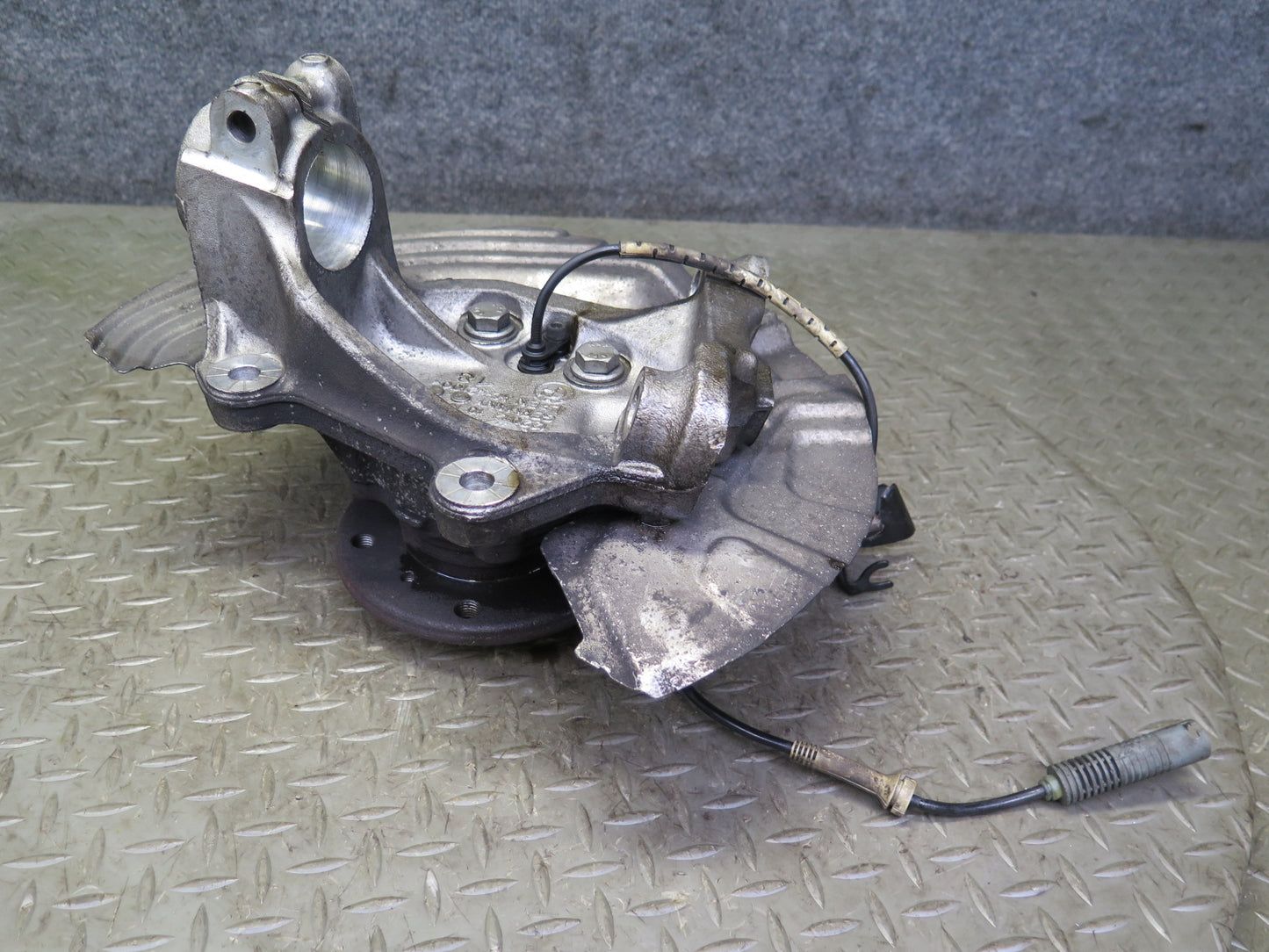 07-13 BMW E90 E92 E93 335i RWD Front Left Spindle Knuckle Wheel Hub Bearing OEM