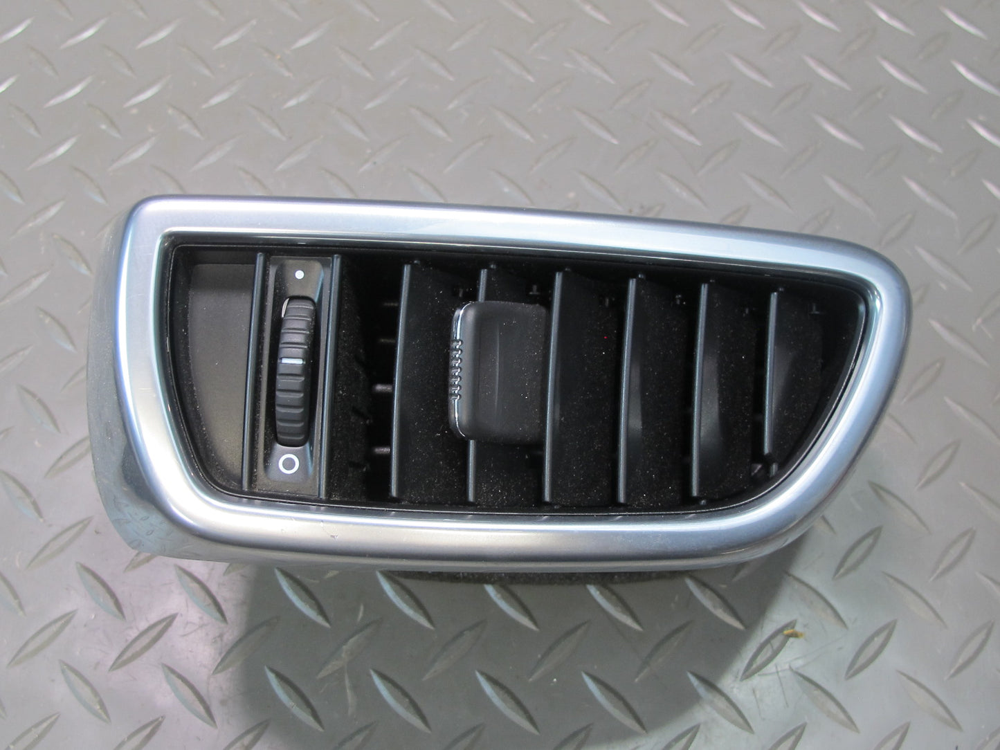 2011-2018 Porsche Cayenne 958 Dash Front Left A/C Air Vent Grille 7P5819703A