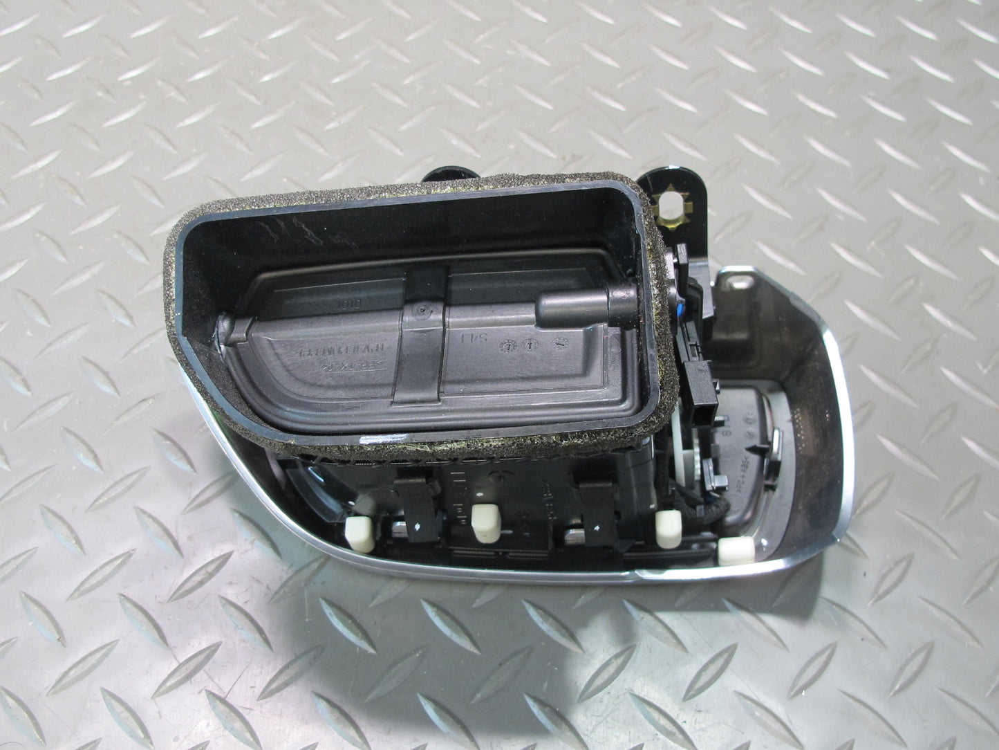 2011-2018 Porsche Cayenne 958 Dash Front Left A/C Air Vent Grille 7P5819703A