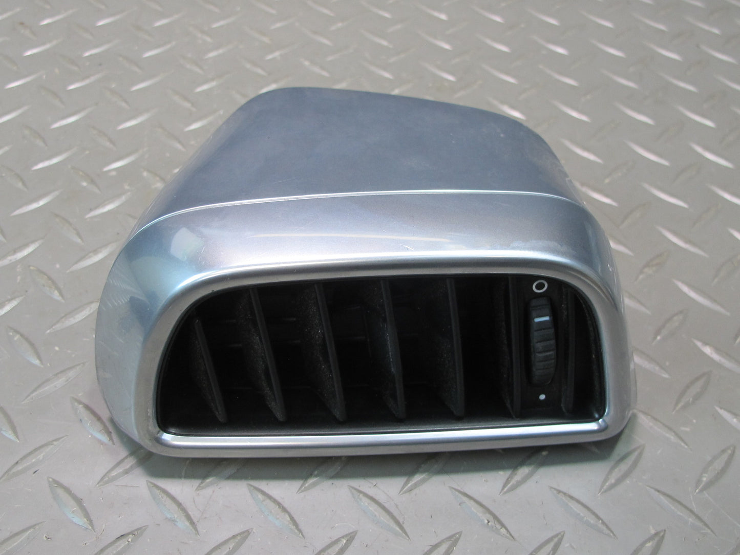 2011-2018 Porsche Cayenne 958 Rear Right Side Center A/C Heater Air Vent Grille