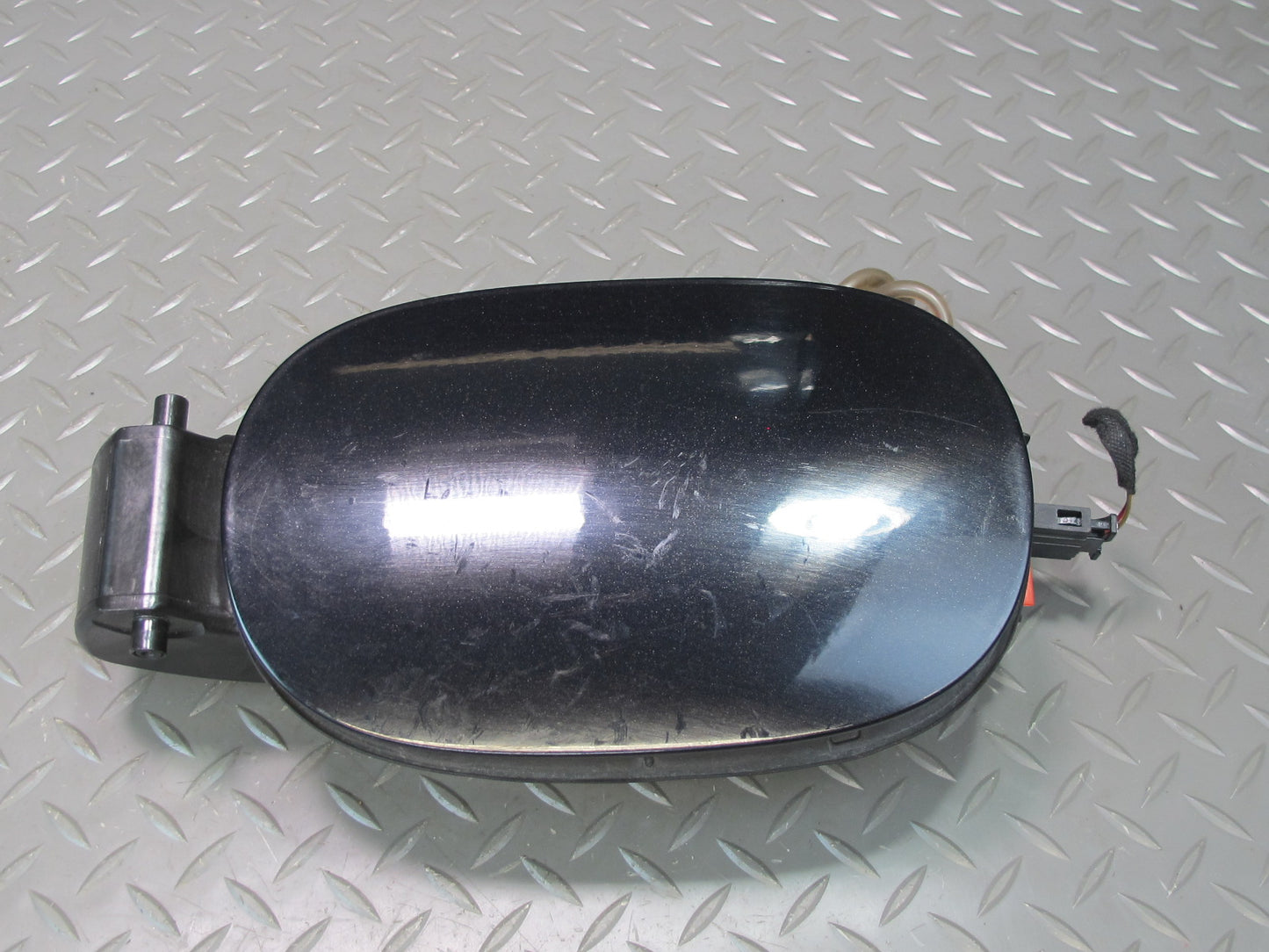 2011-2018 Porsche Cayenne 958 Fuel Gas Tank Filler Door Lid Cover Black