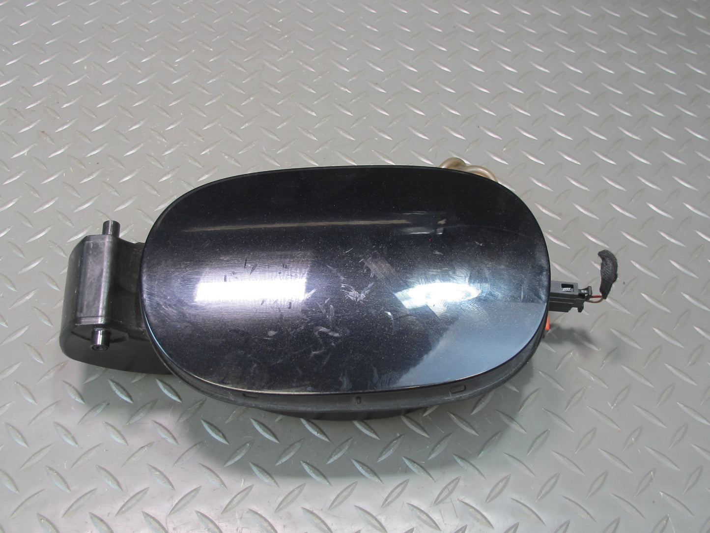 2011-2018 Porsche Cayenne 958 Fuel Gas Tank Filler Door Lid Cover Black