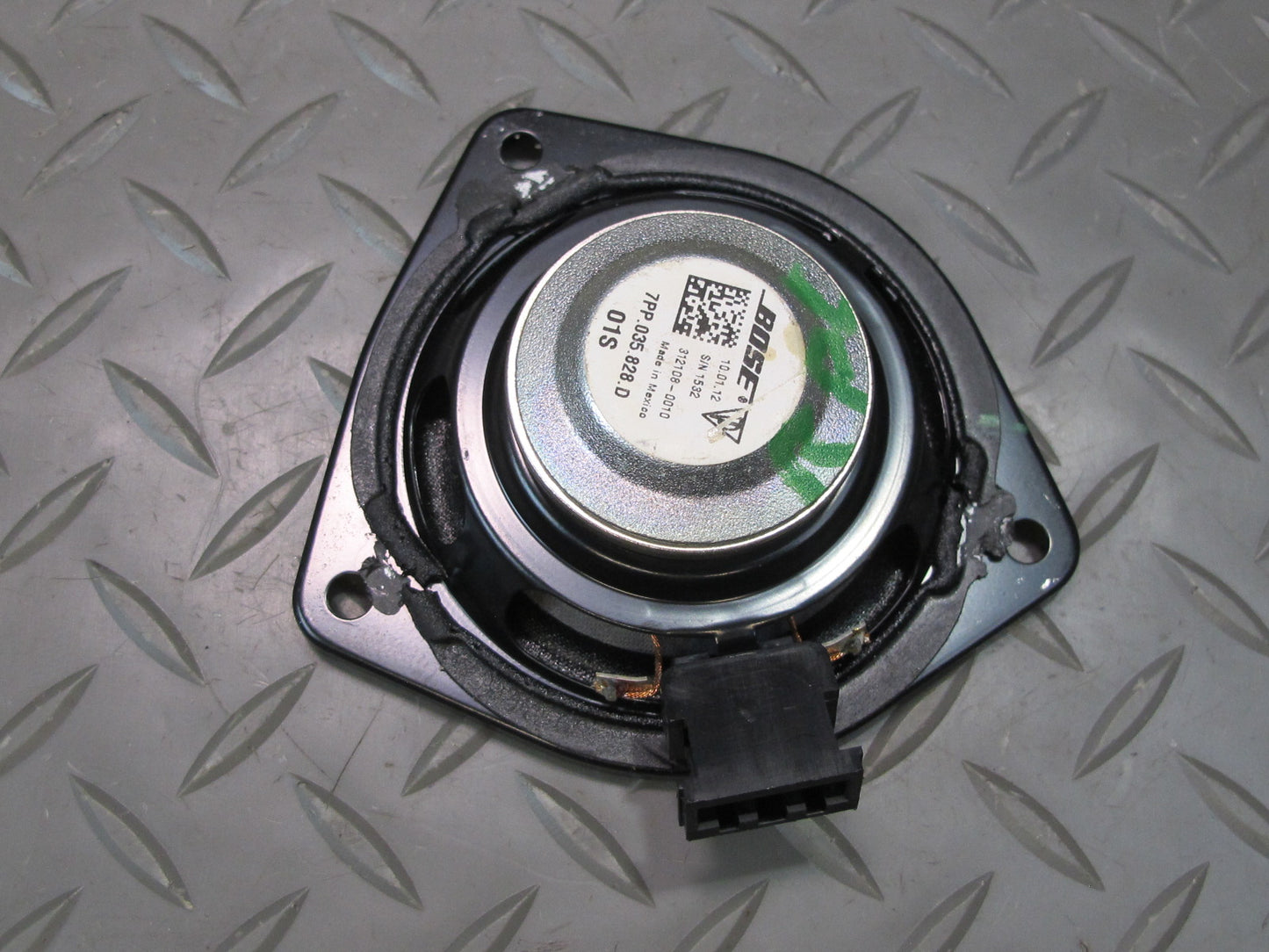 2011-2018 Porsche Cayenne 958 Center Dash Audio Sound Speaker Bose