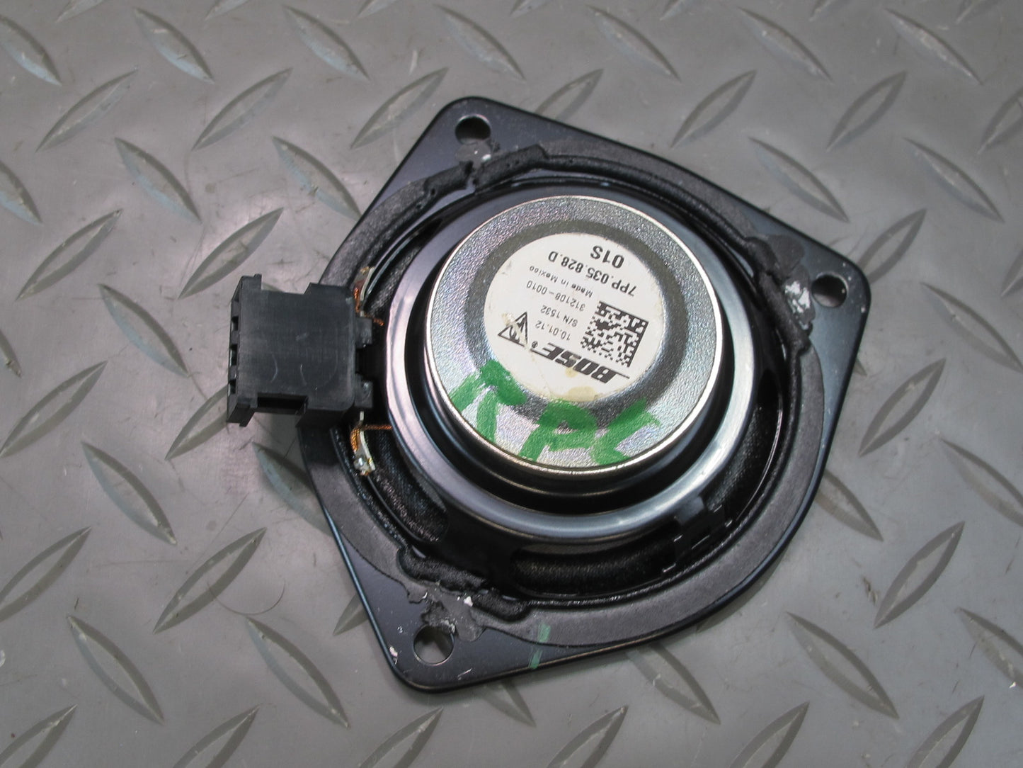 2011-2018 Porsche Cayenne 958 Center Dash Audio Sound Speaker Bose