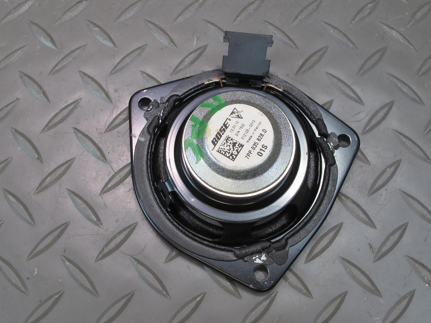 2011-2018 Porsche Cayenne 958 Center Dash Audio Sound Speaker Bose