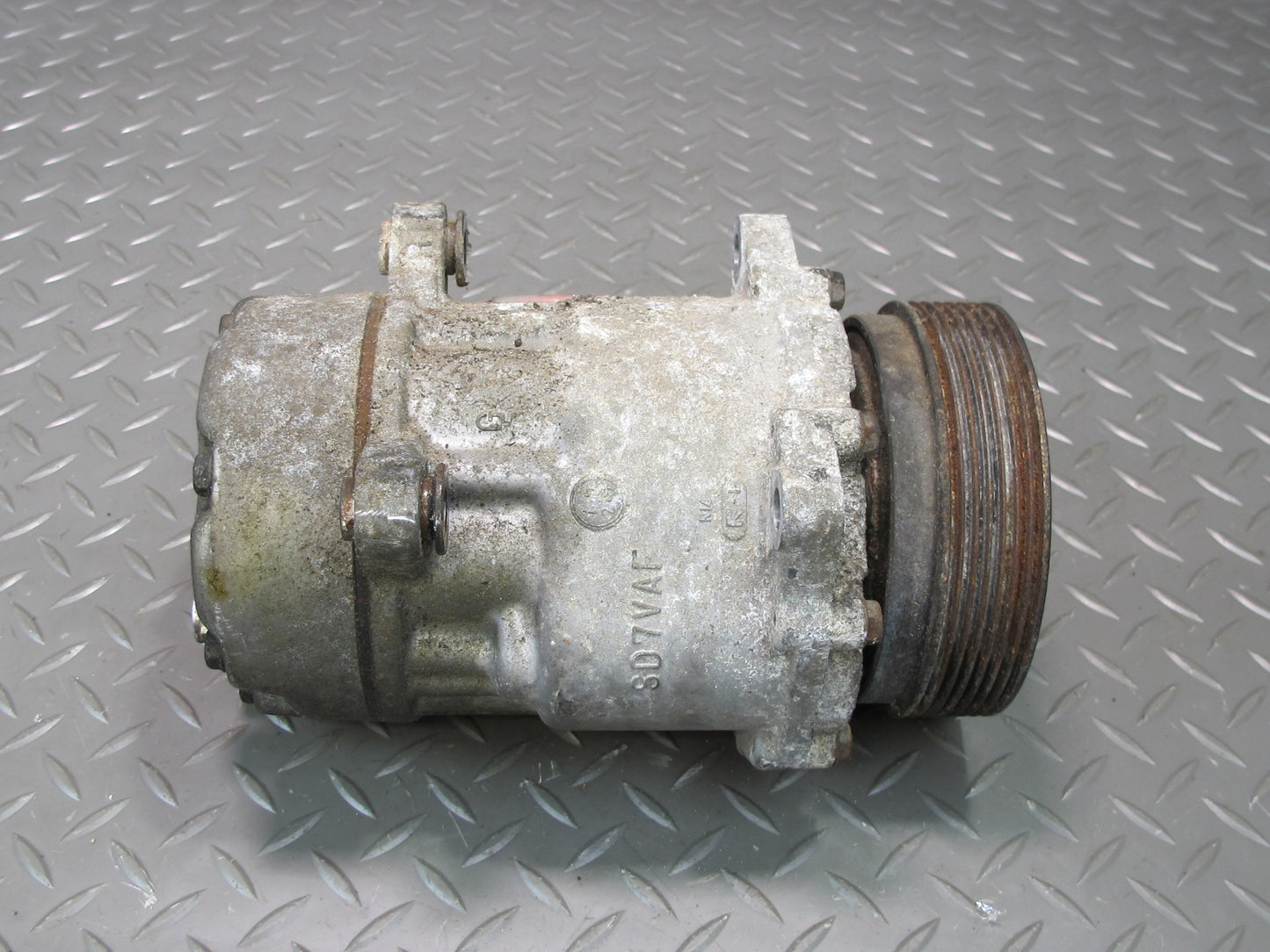 99-03 VW Eurovan T4 2.8L A/C Air Condition Compressor 7D0820805A OEM