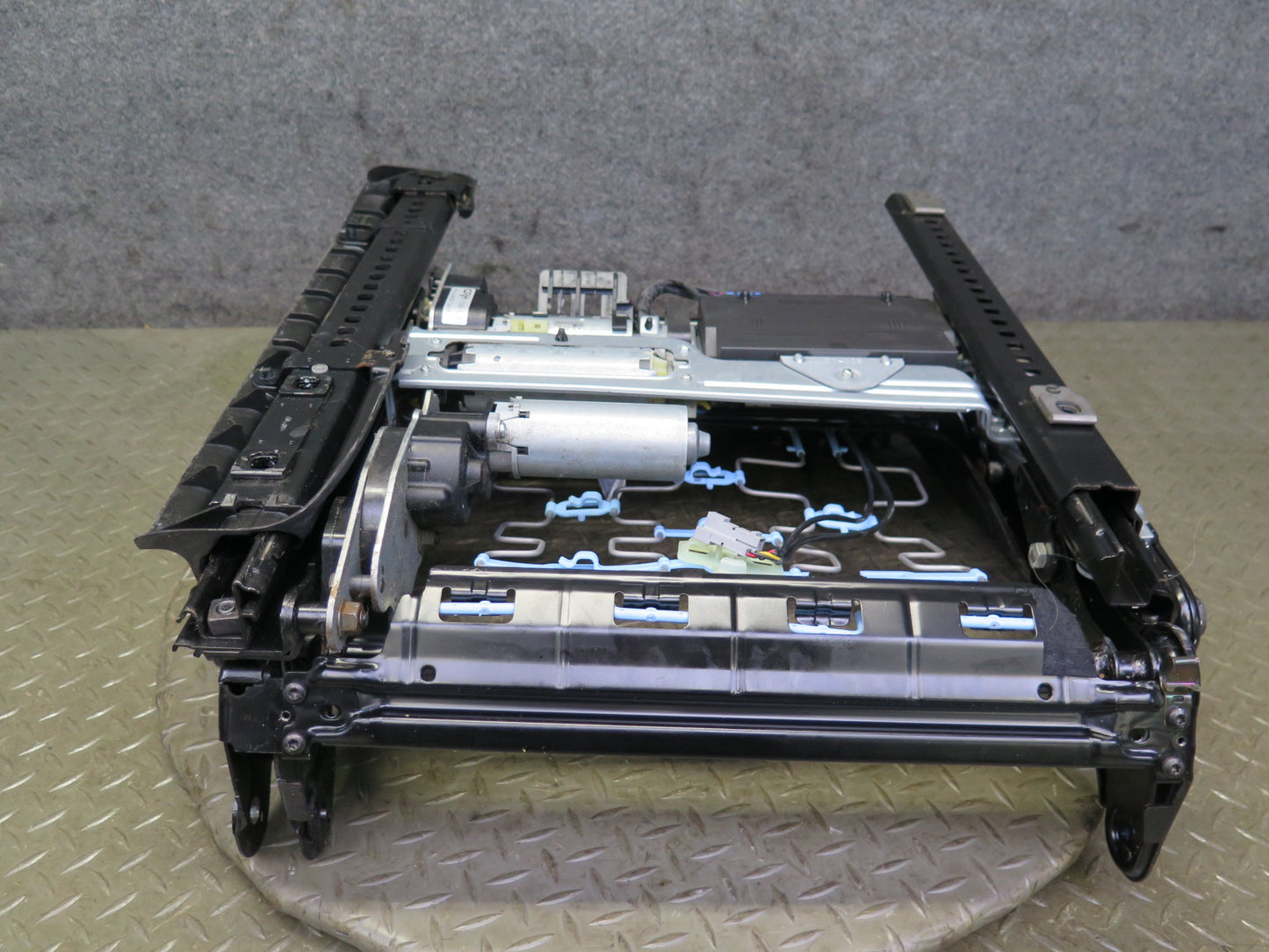 07-13 BMW E93 335i Convert Front Right Sport Seat Lower Frame Track Rail 64K OEM