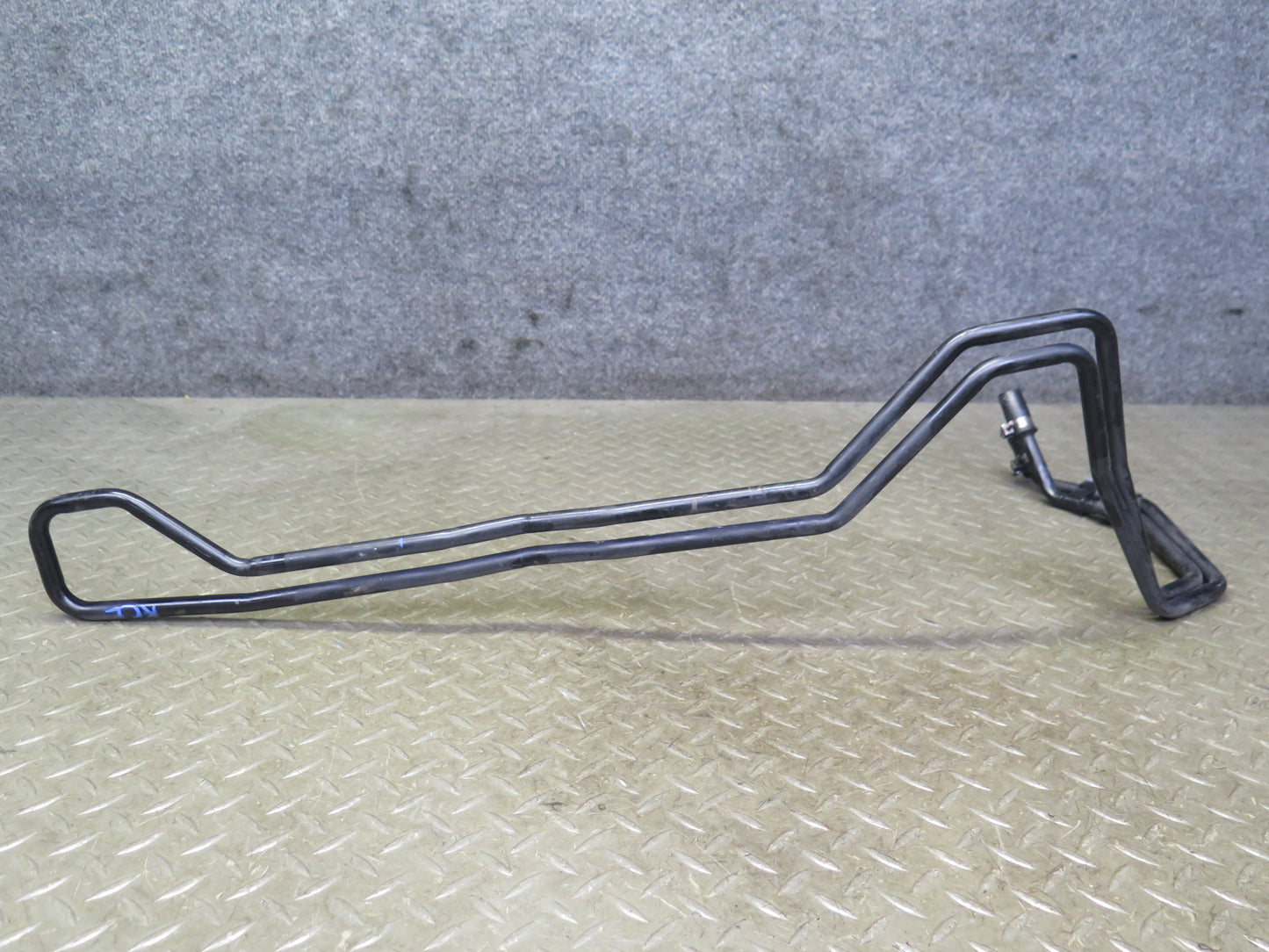 96-99 Mercedes W140 C140 CL600 Power Steering Oil Cooler Cooling Line 1404601224
