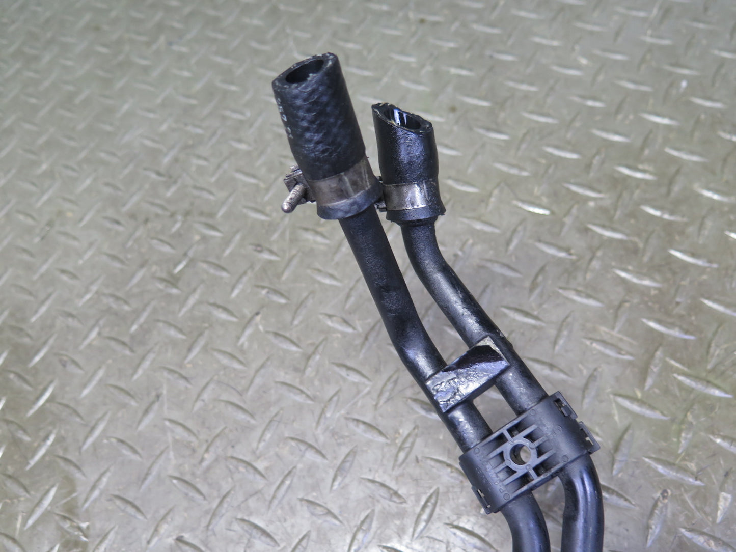 96-99 Mercedes W140 C140 CL600 Power Steering Oil Cooler Cooling Line 1404601224