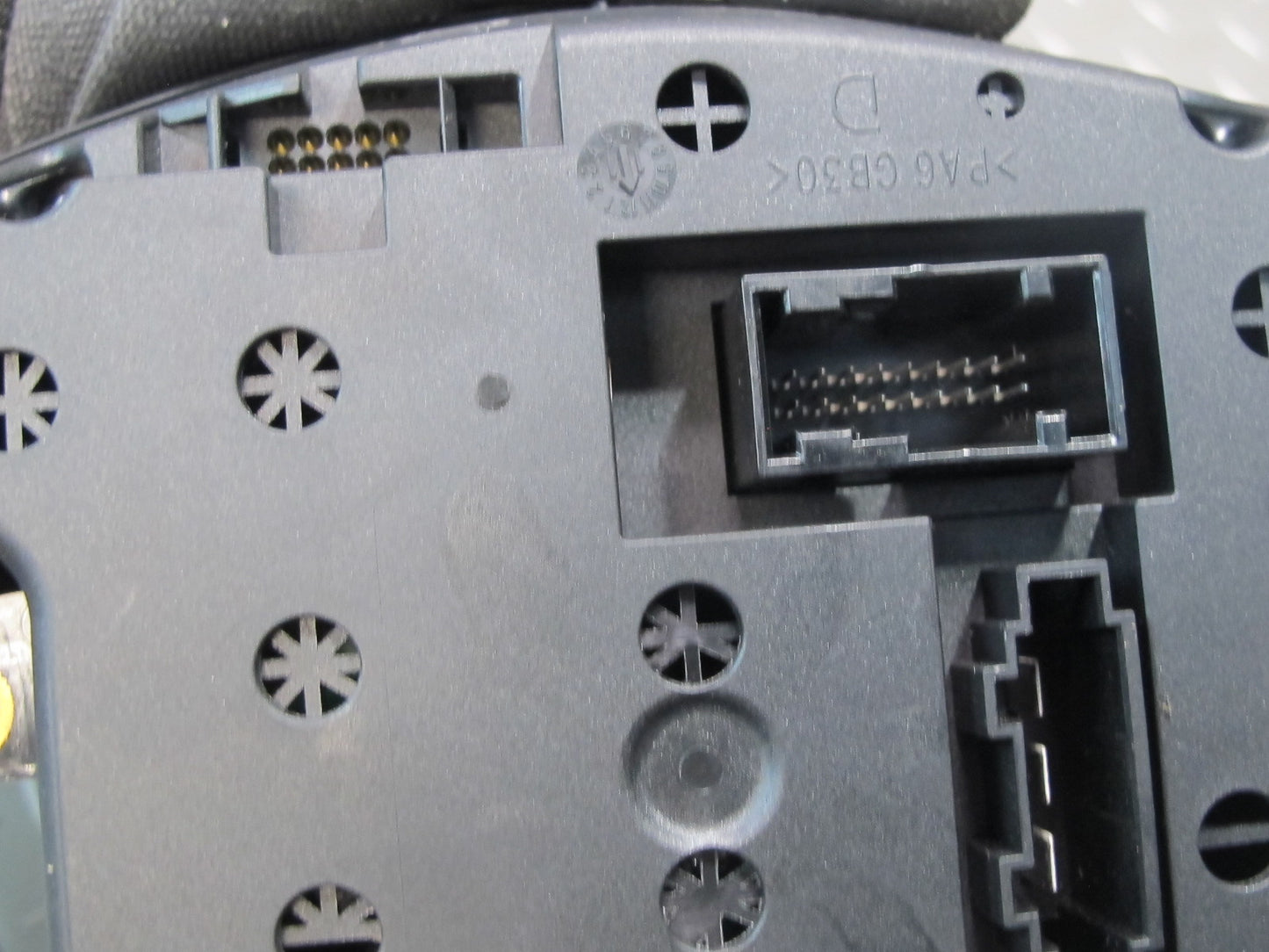 2011-2018 Porsche Cayenne 958 Rear Seat Heat Lock Switch Control Unit Panel