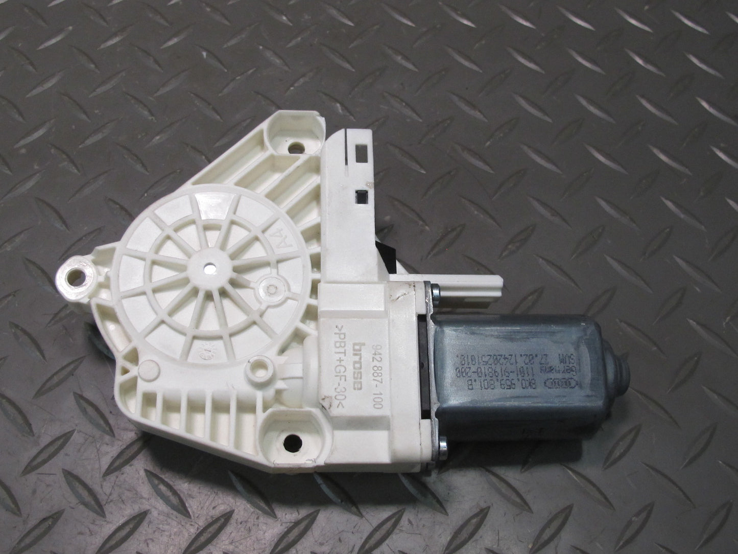 2011-2018 Porsche Cayenne 958 Front Left Driver Side Window Regulator Motor