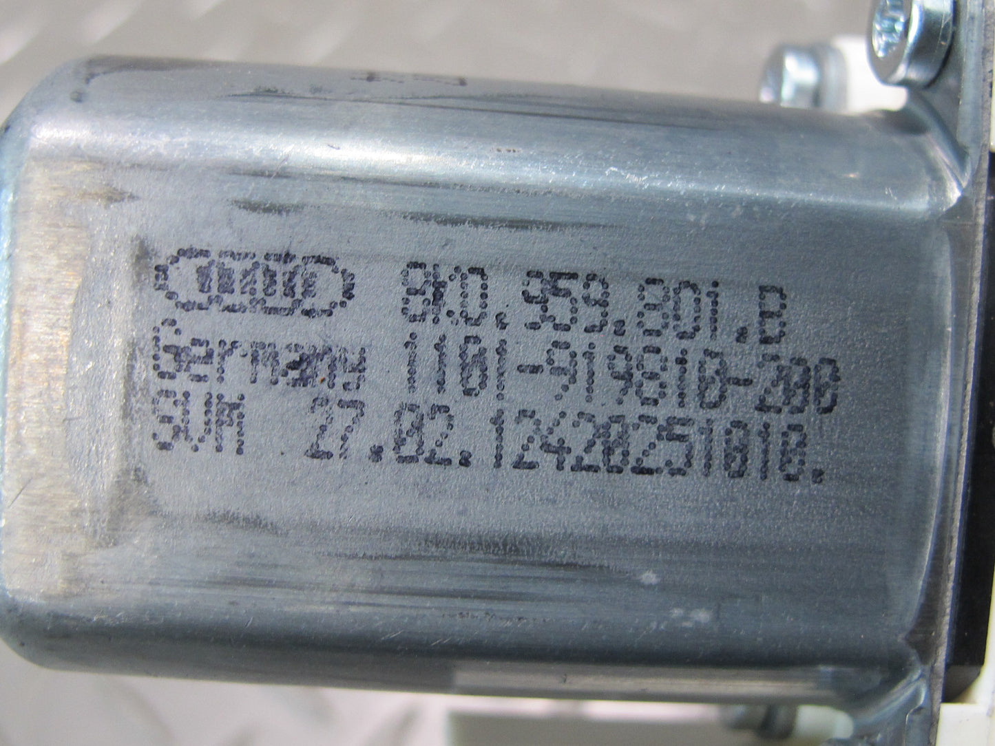 2011-2018 Porsche Cayenne 958 Front Left Driver Side Window Regulator Motor