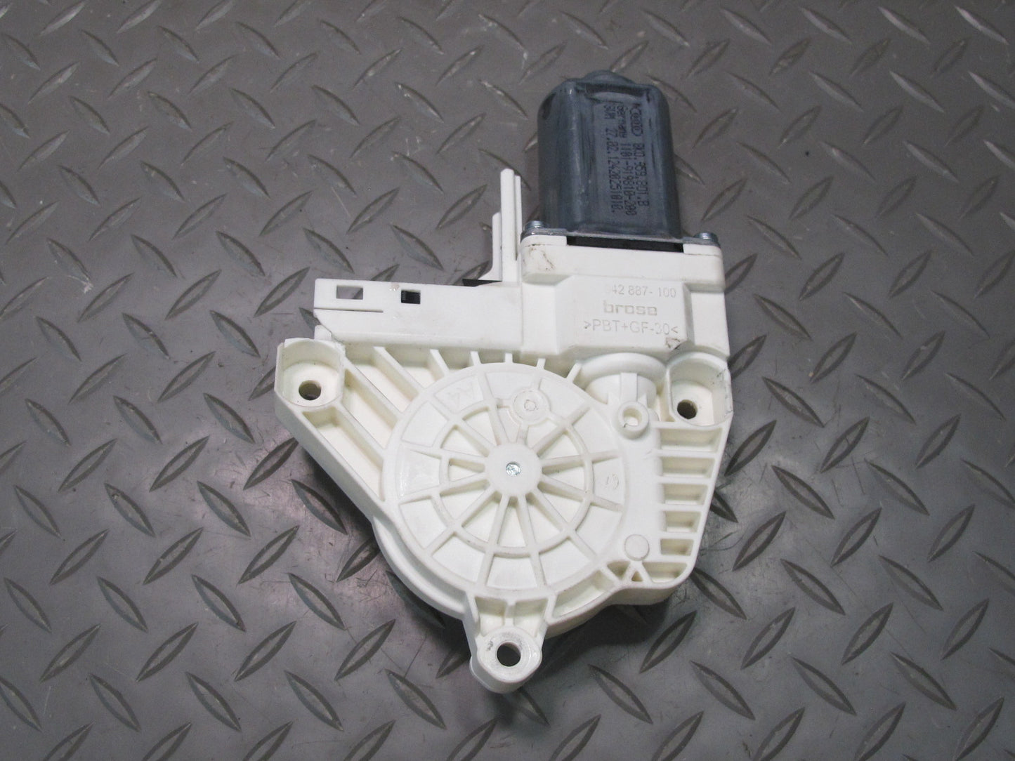 2011-2018 Porsche Cayenne 958 Front Left Driver Side Window Regulator Motor