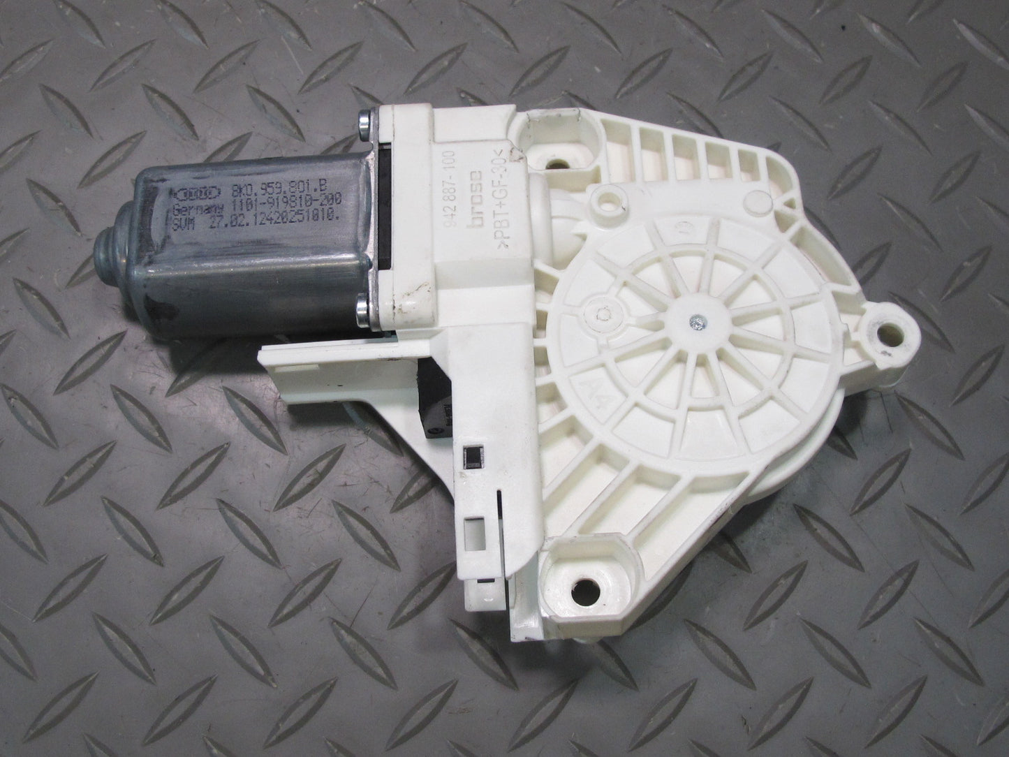 2011-2018 Porsche Cayenne 958 Front Left Driver Side Window Regulator Motor