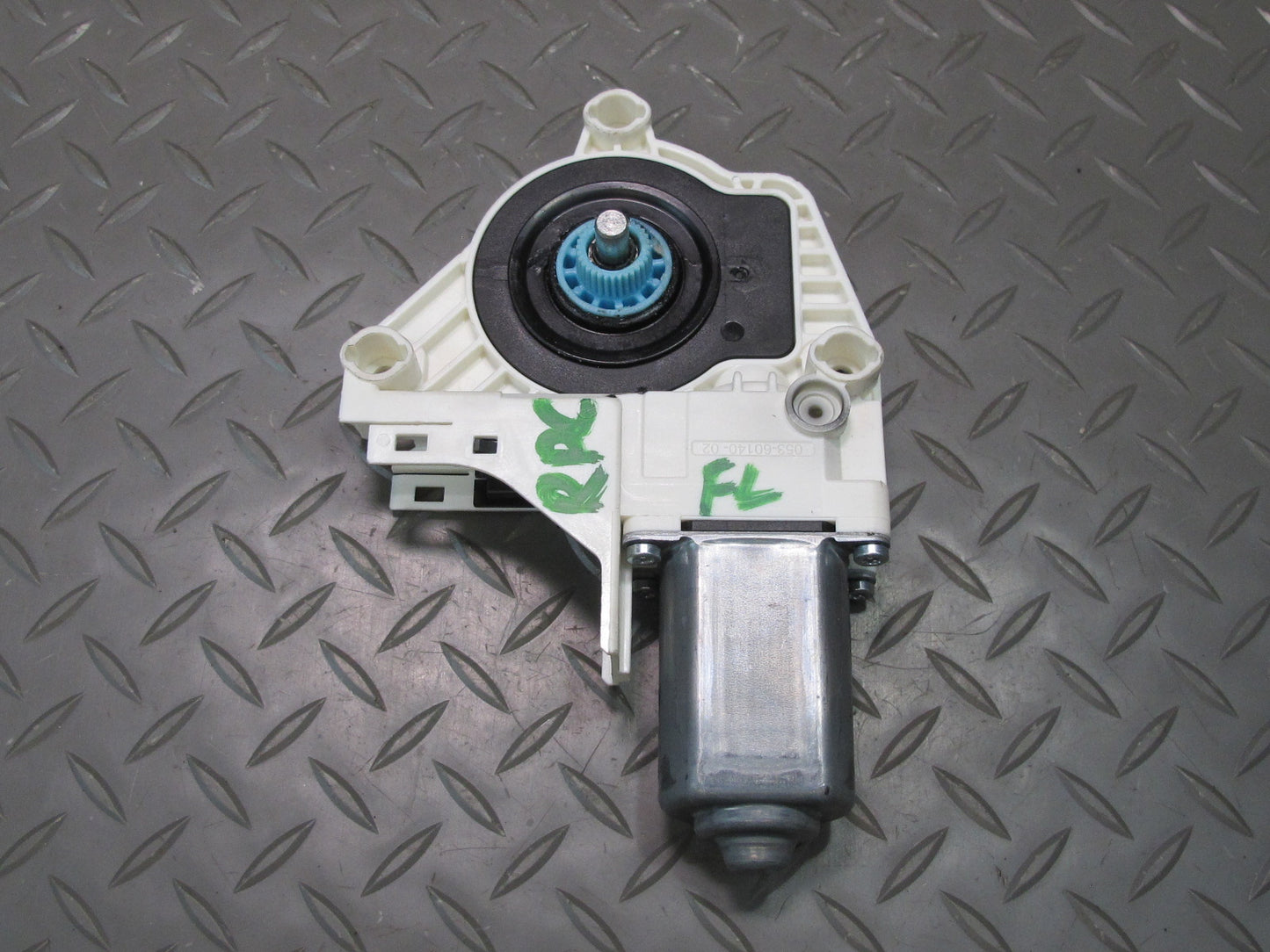 2011-2018 Porsche Cayenne 958 Front Left Driver Side Window Regulator Motor