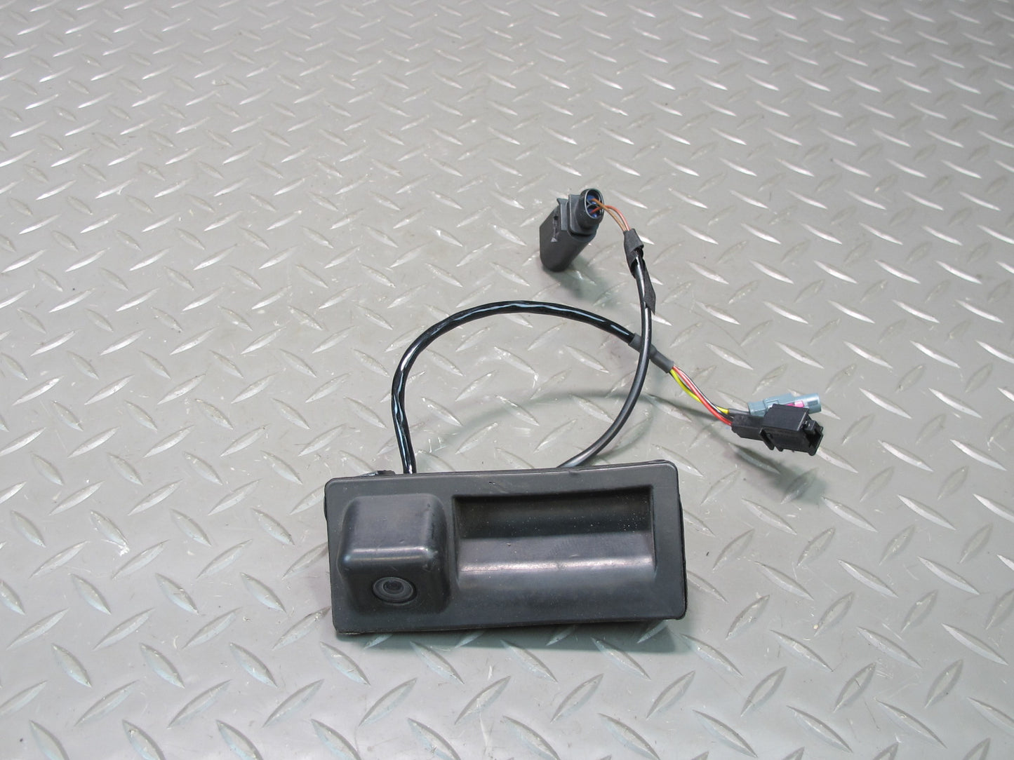 2011-2014 Porsche Cayenne 958 Rear Trunk Hatch Release Handle  Switch W/ Camera