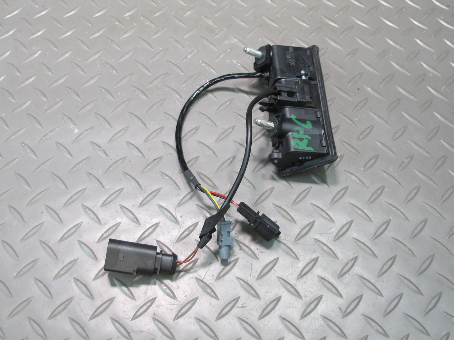 2011-2014 Porsche Cayenne 958 Rear Trunk Hatch Release Handle  Switch W/ Camera