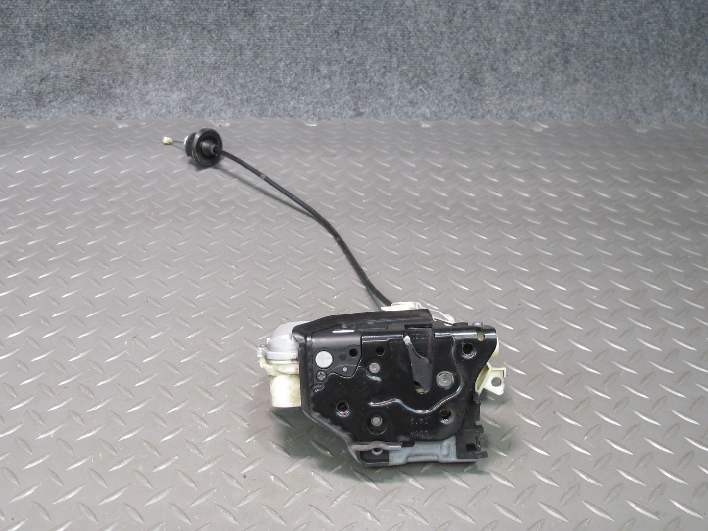 2011-2018 Porsche Cayenne 958 Front Left Driver Side Door Latch Lock Actuator