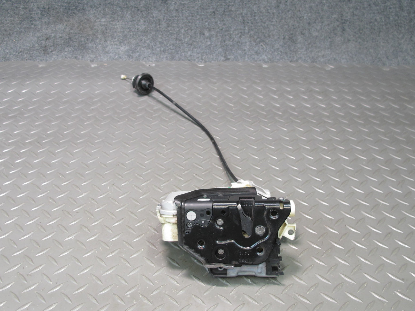 2011-2018 Porsche Cayenne 958 Front Left Driver Side Door Latch Lock Actuator