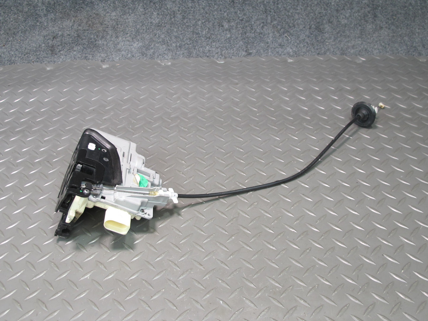 2011-2018 Porsche Cayenne 958 Front Left Driver Side Door Latch Lock Actuator