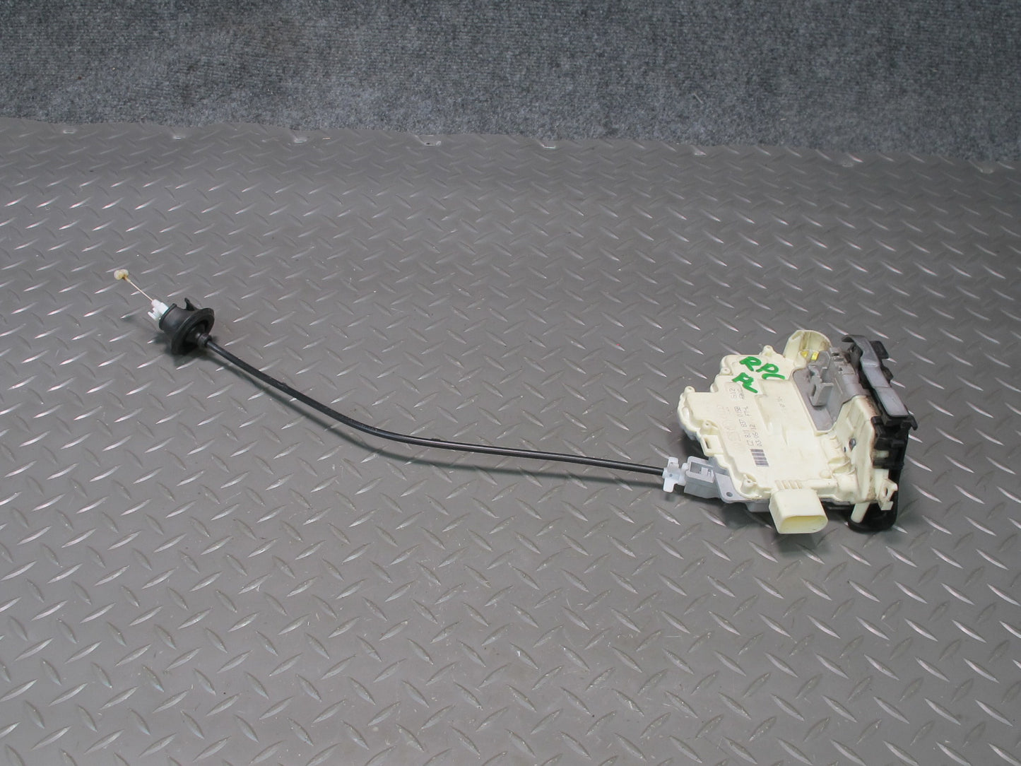 2011-2018 Porsche Cayenne 958 Front Left Driver Side Door Latch Lock Actuator