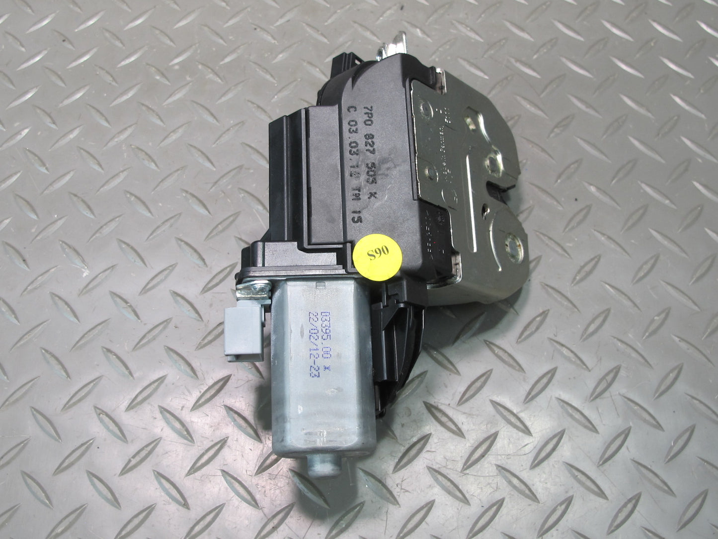 2011-2018 Porsche Cayenne 958 Rear Trunk Lid Hatch Lock Latch Actuator