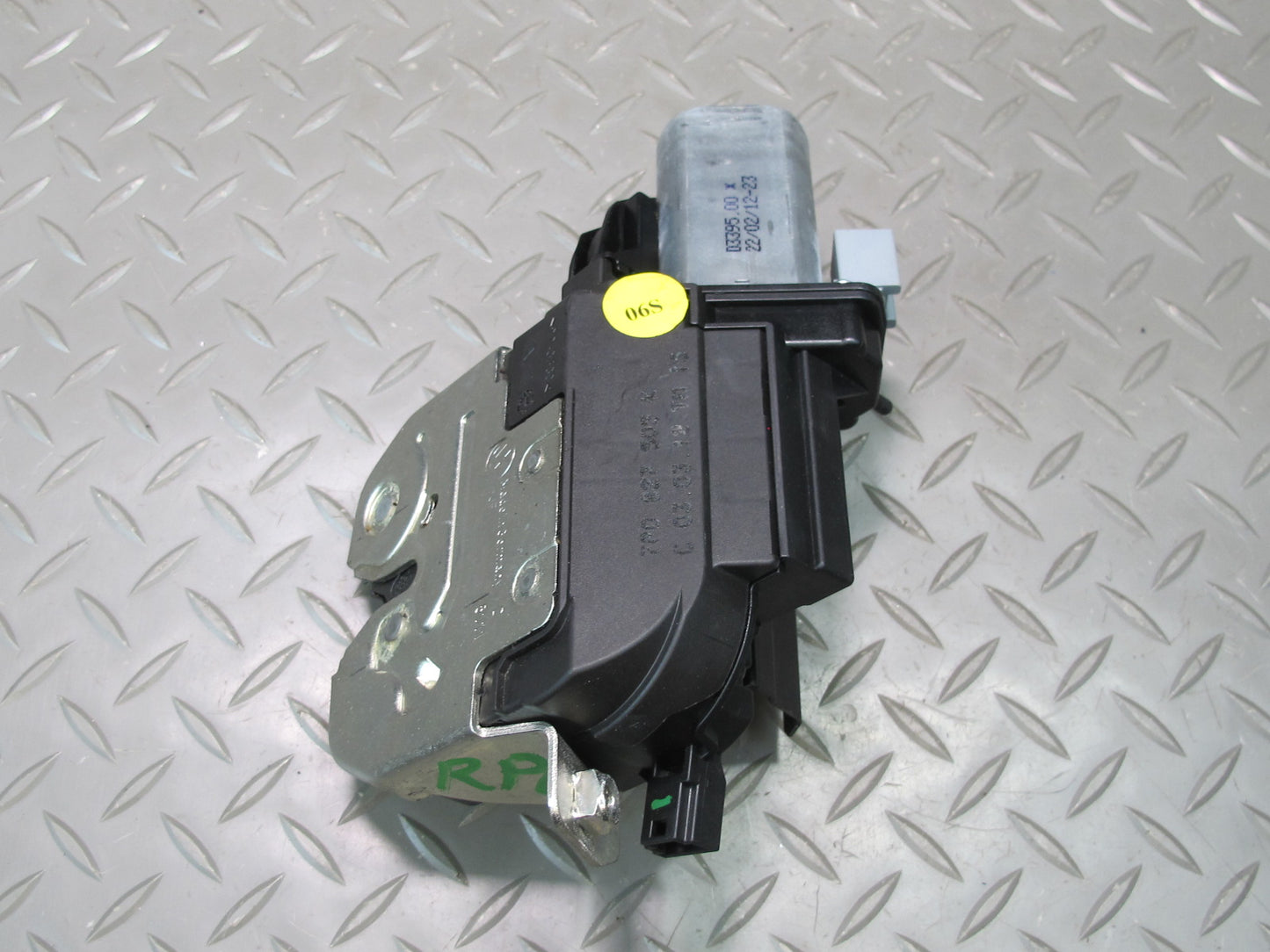 2011-2018 Porsche Cayenne 958 Rear Trunk Lid Hatch Lock Latch Actuator