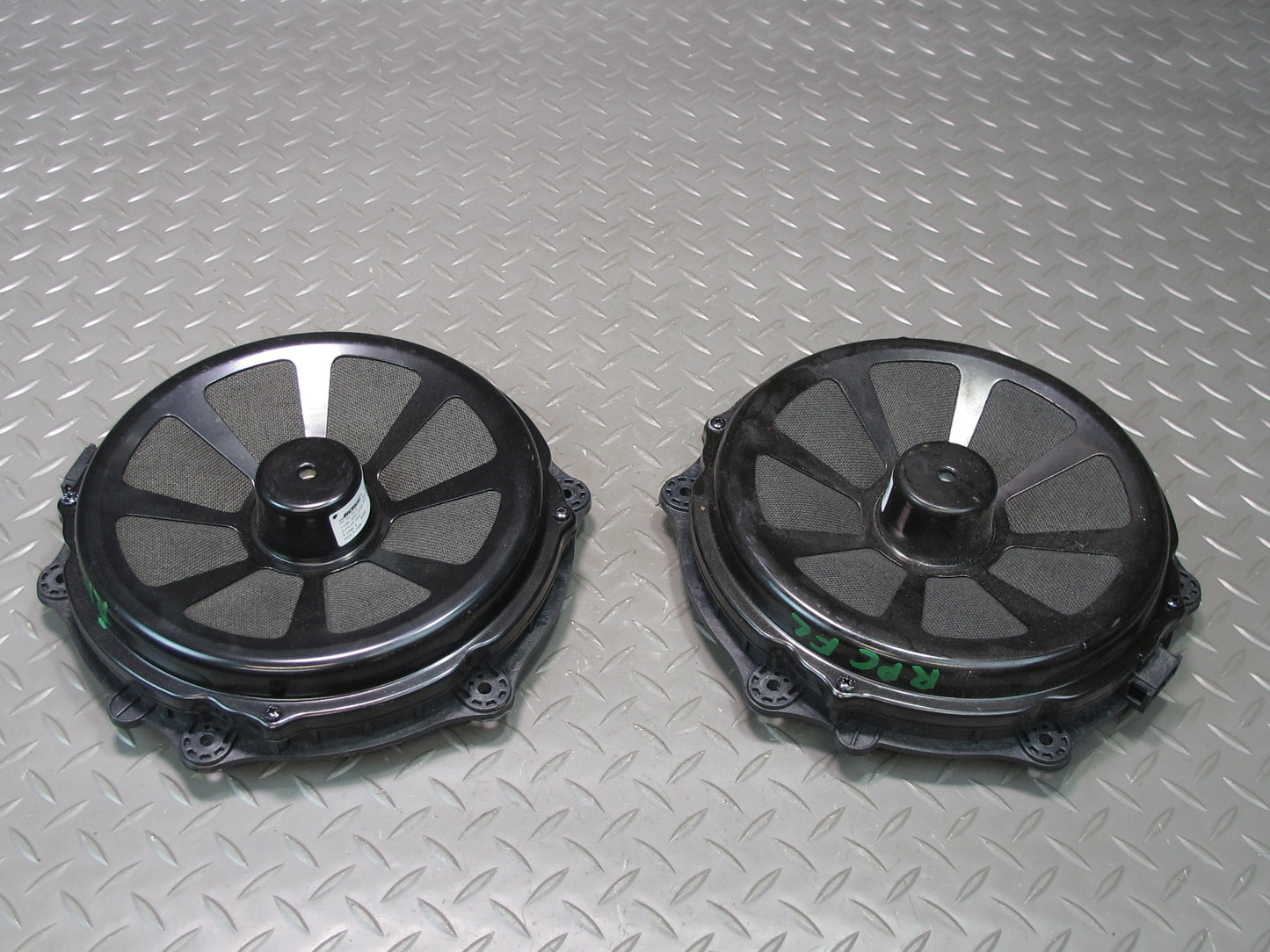 11-18 Porsche Cayenne 958 Front Left & Right Side Door Audio Speaker Bose Set