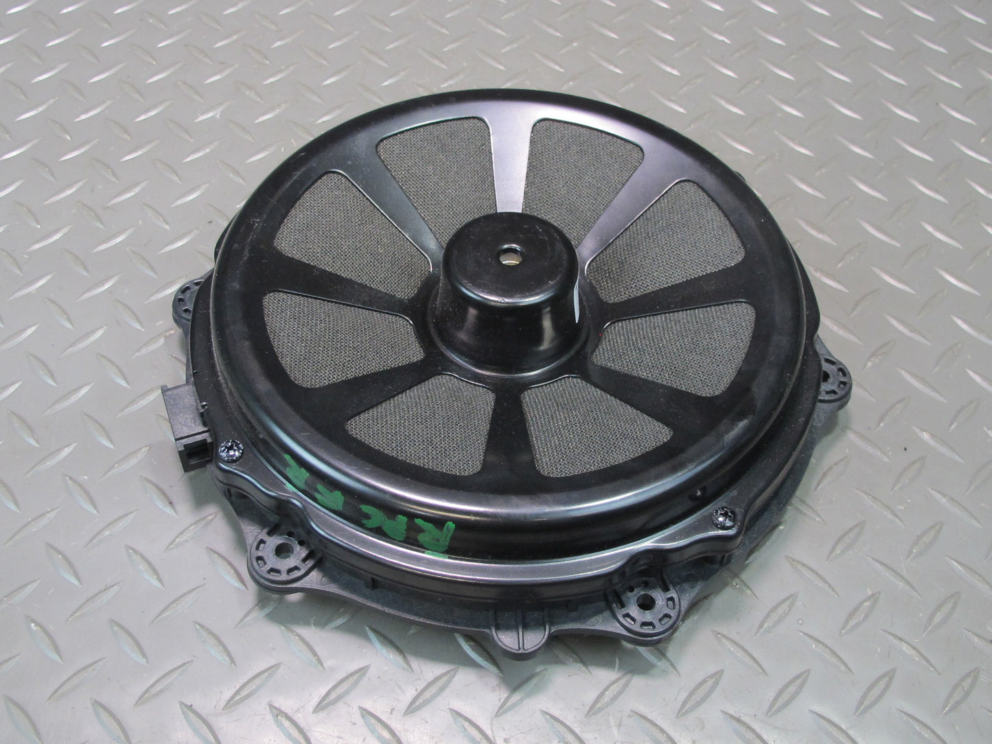 11-18 Porsche Cayenne 958 Front Left & Right Side Door Audio Speaker Bose Set