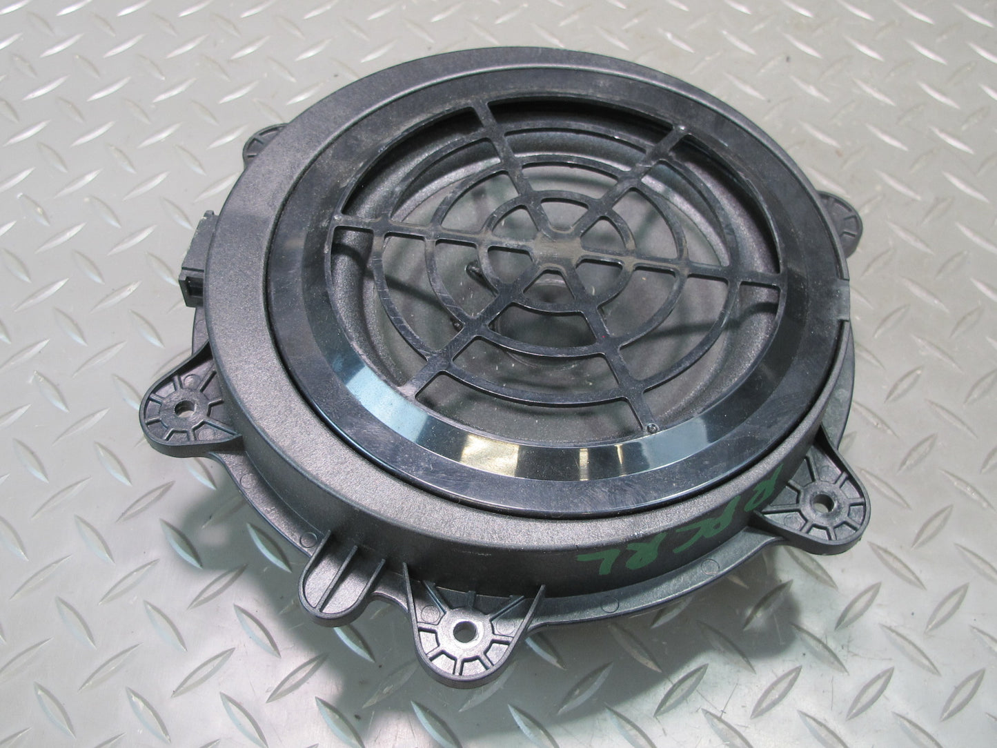 11-18 Porsche Cayenne 958 Rear Left & Right Side Door Audio Speaker Bose Set