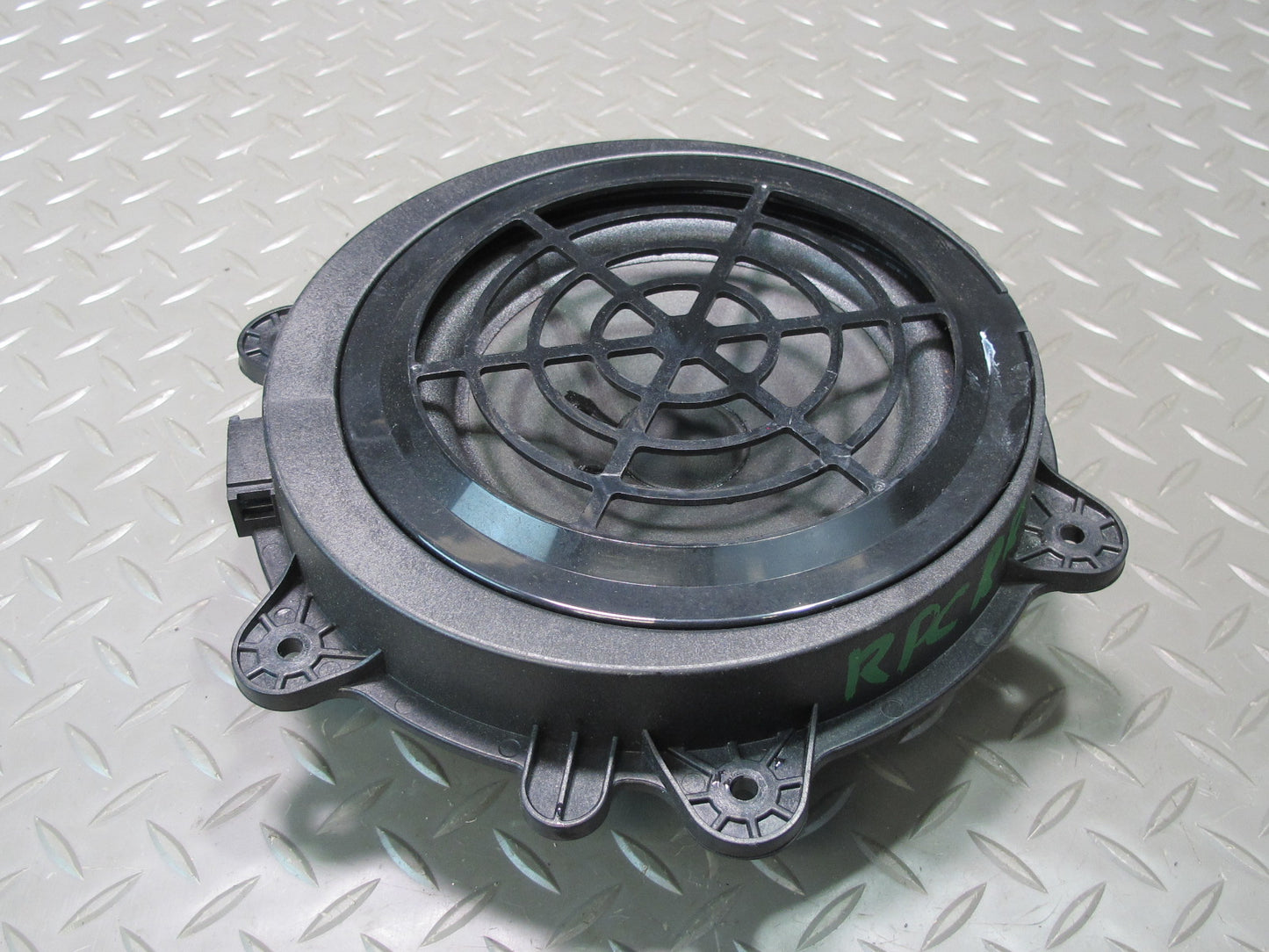 11-18 Porsche Cayenne 958 Rear Left & Right Side Door Audio Speaker Bose Set