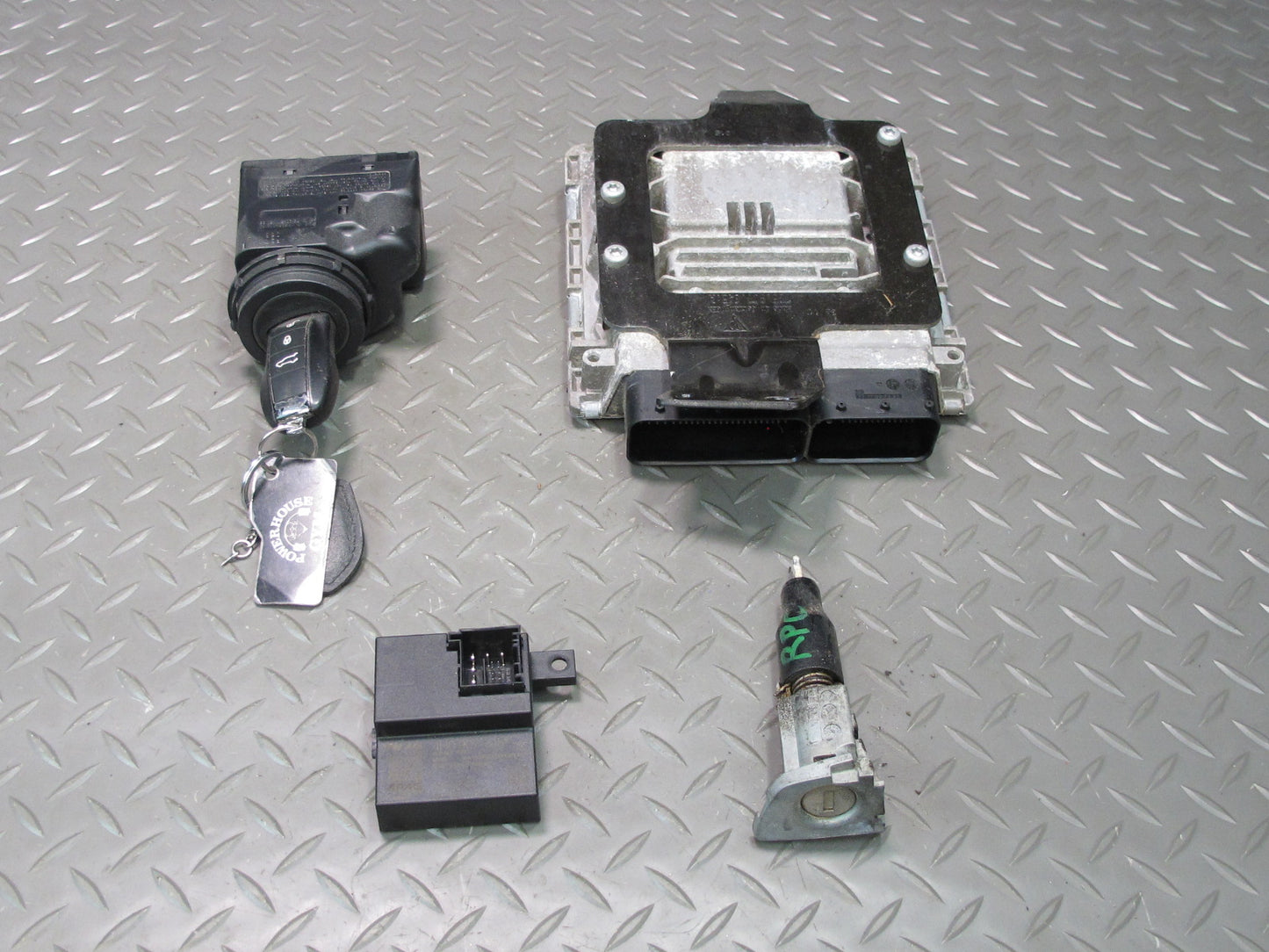 2012 Porsche Cayenne 958 4.8L Turbo ECU Module Ignition Door Lock KEY Set