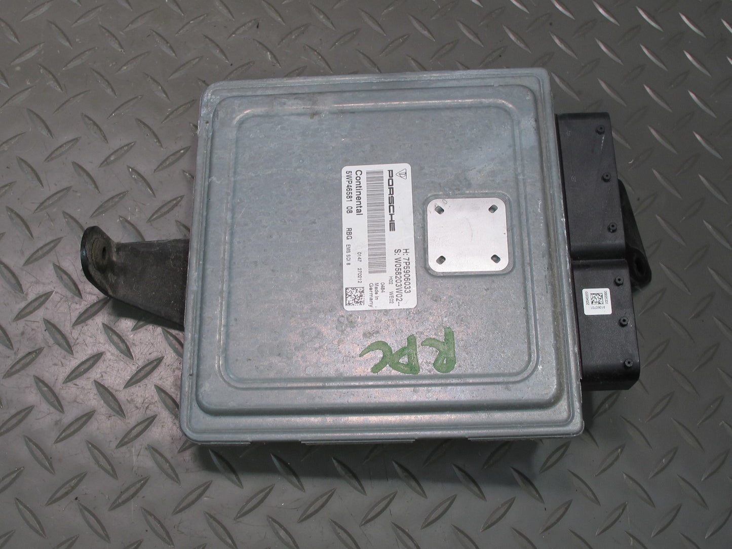 2012 Porsche Cayenne 958 4.8L Turbo ECU Module Ignition Door Lock KEY Set