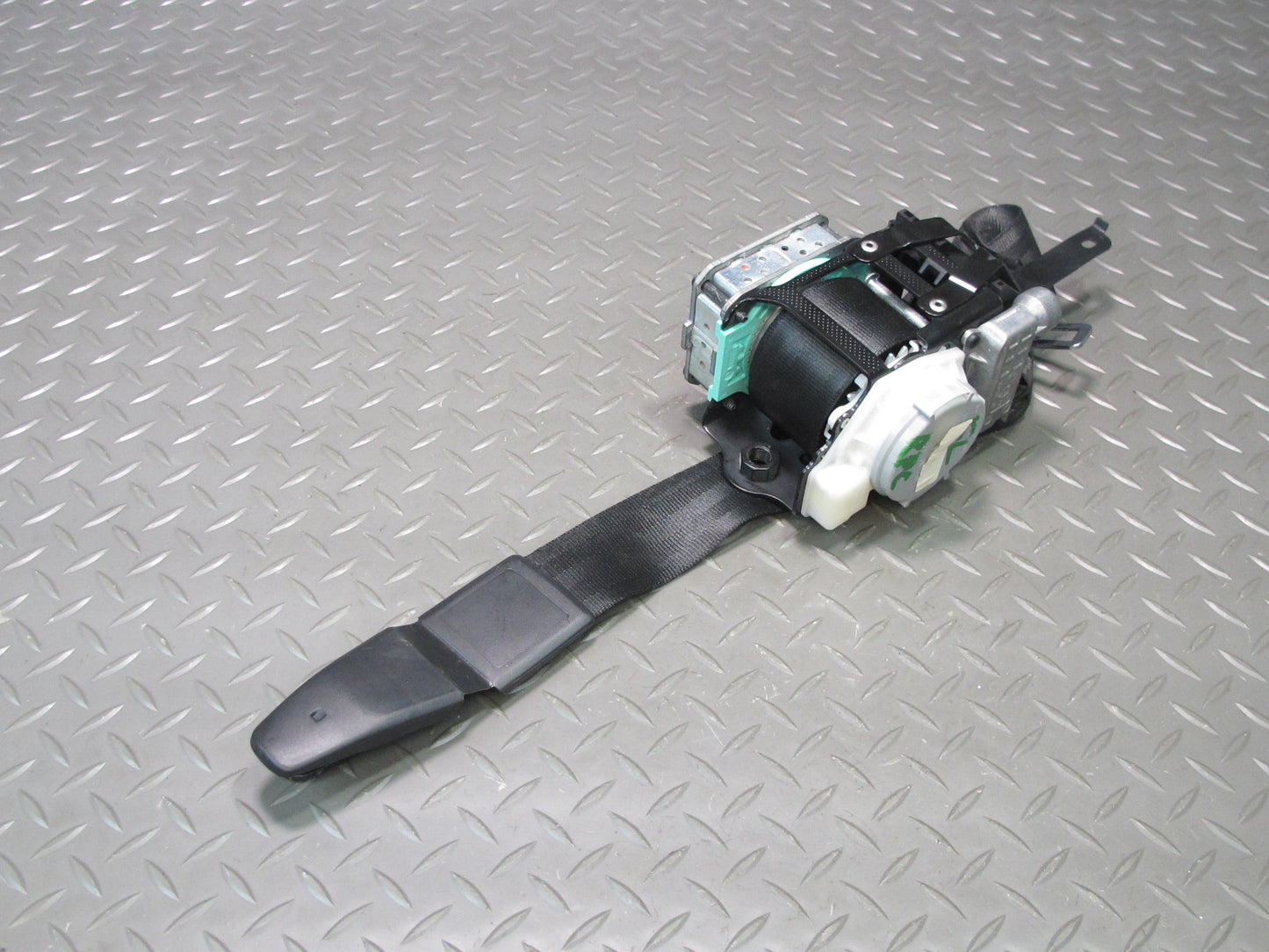 11-18 PORSCHE CAYENNE FRONT LEFT DRIVER SIDE SEATBELT RETRACTOR OEM