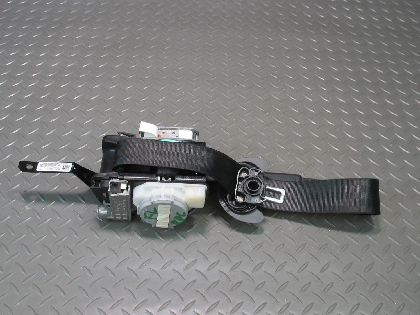 11-18 PORSCHE CAYENNE FRONT LEFT DRIVER SIDE SEATBELT RETRACTOR OEM