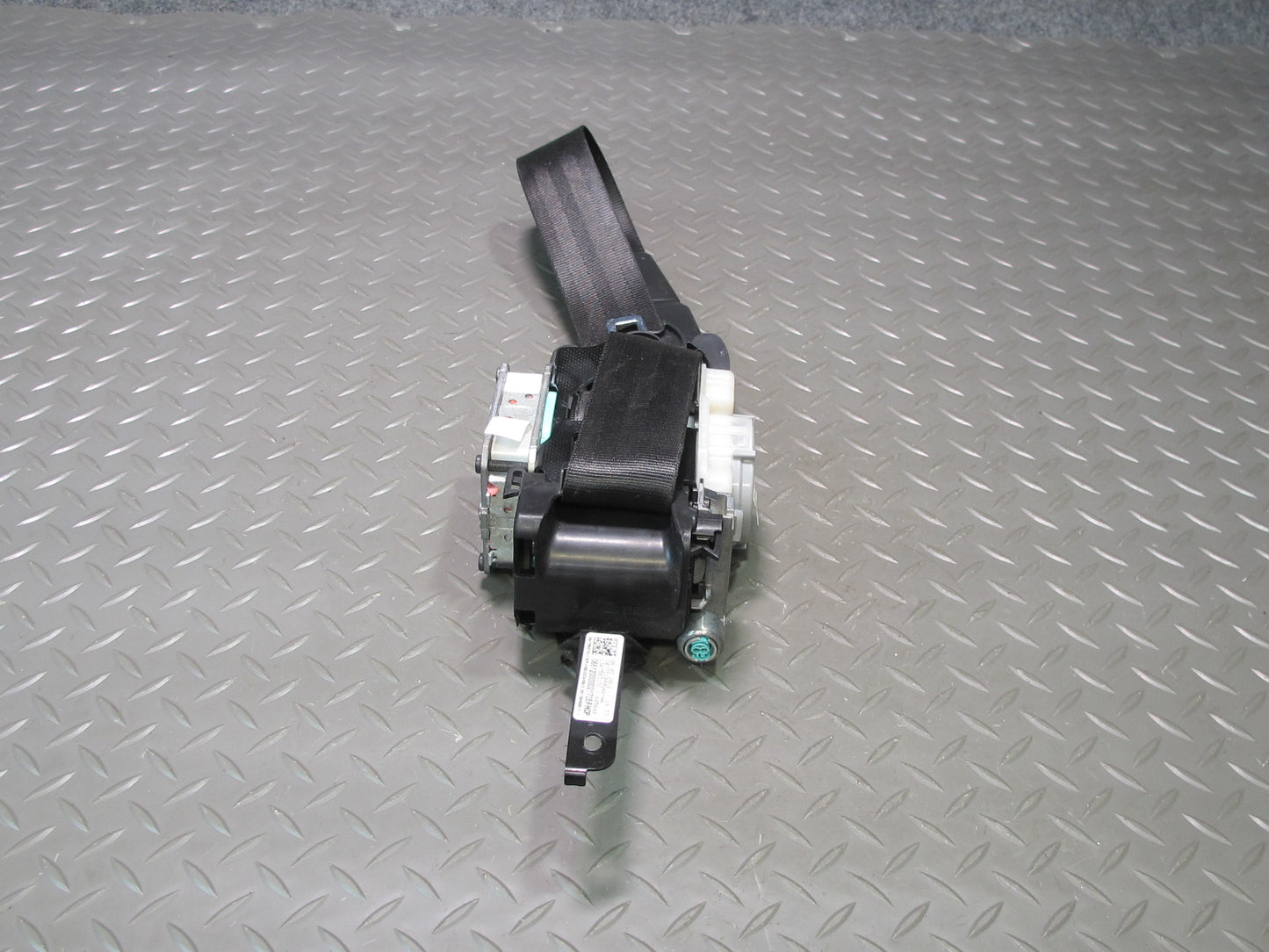 11-18 PORSCHE CAYENNE FRONT LEFT DRIVER SIDE SEATBELT RETRACTOR OEM